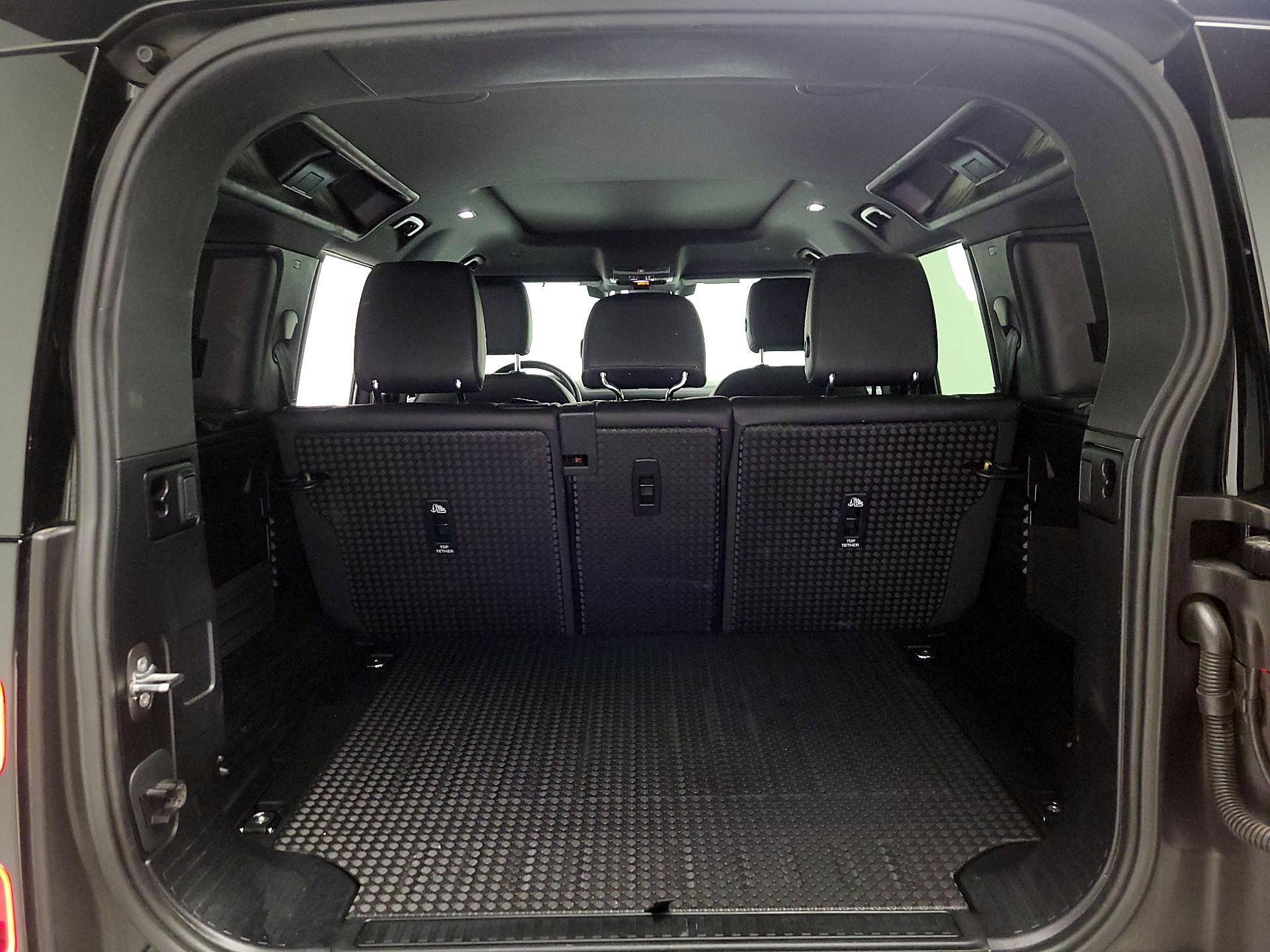 Thumbnail: 2023 Land Rover Defender - 20