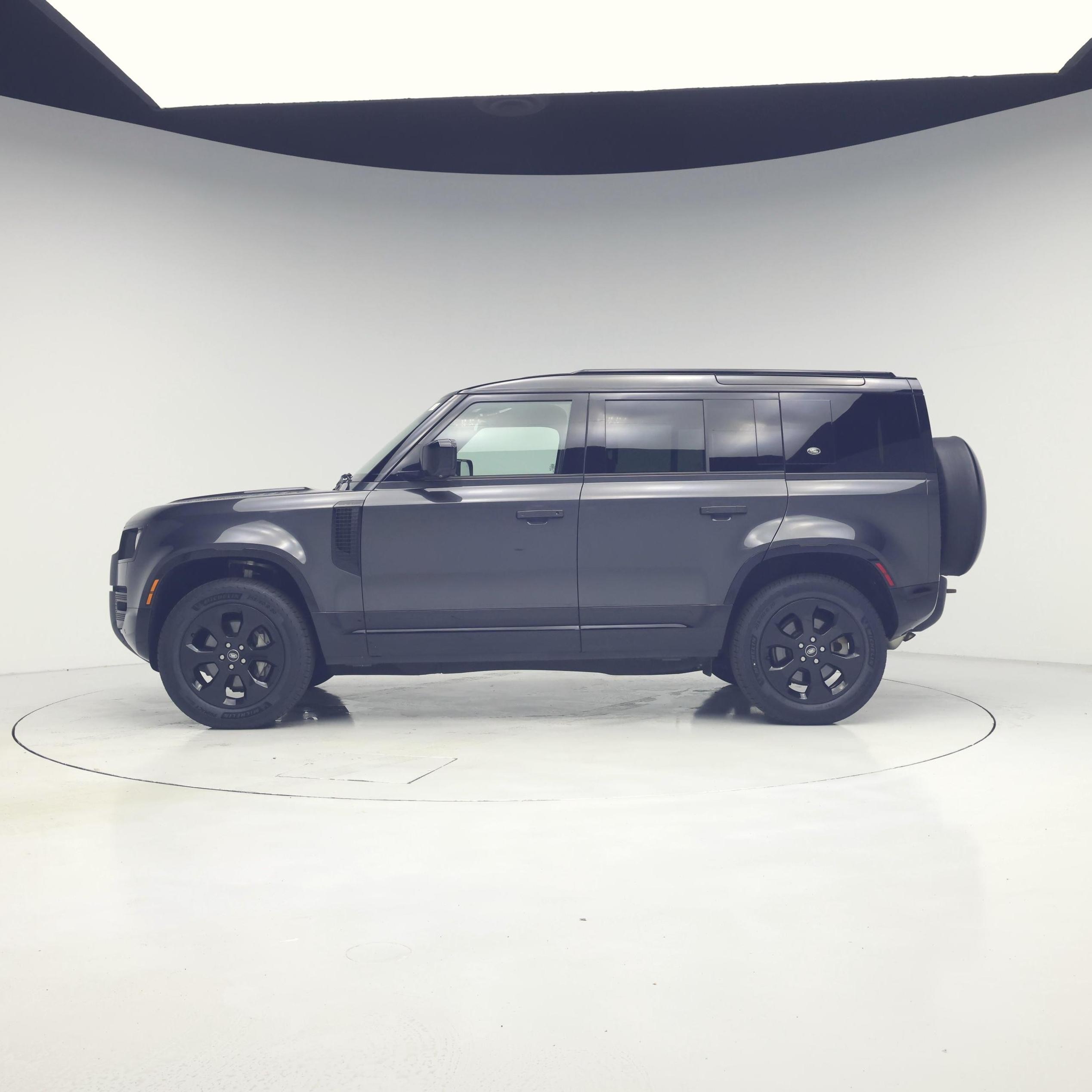 Thumbnail: 2023 Land Rover Defender - 3