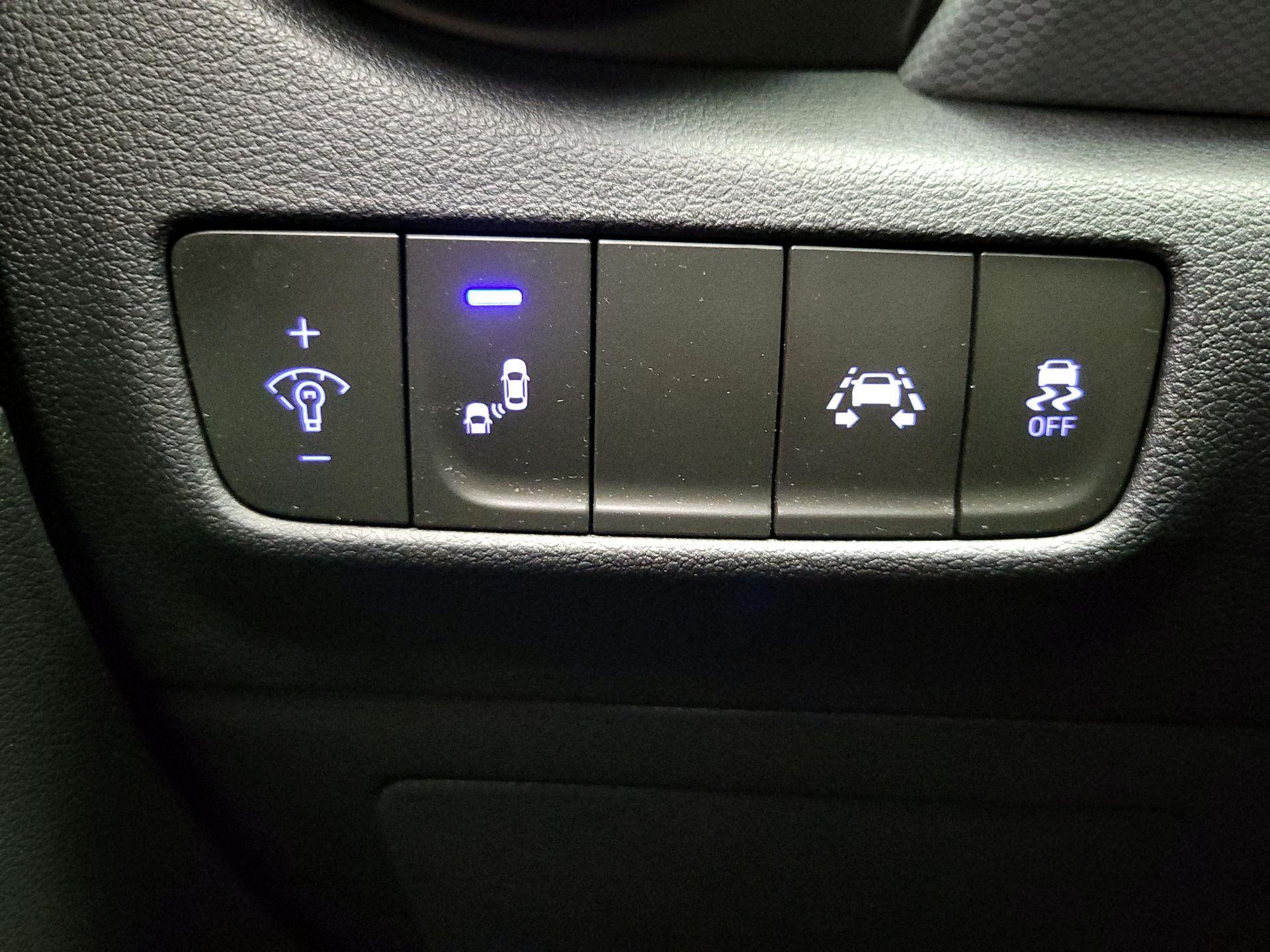 Thumbnail: 2020 Hyundai Kona - 13