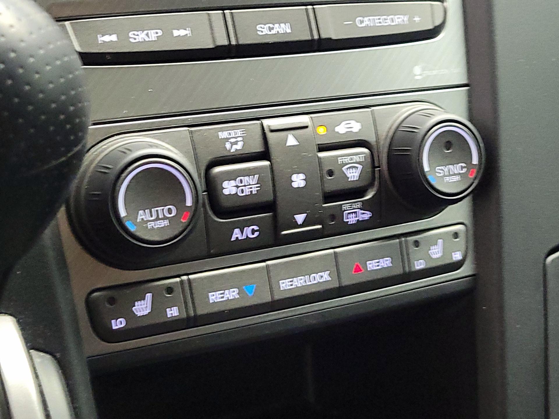 Thumbnail: 2015 Honda Pilot - 17