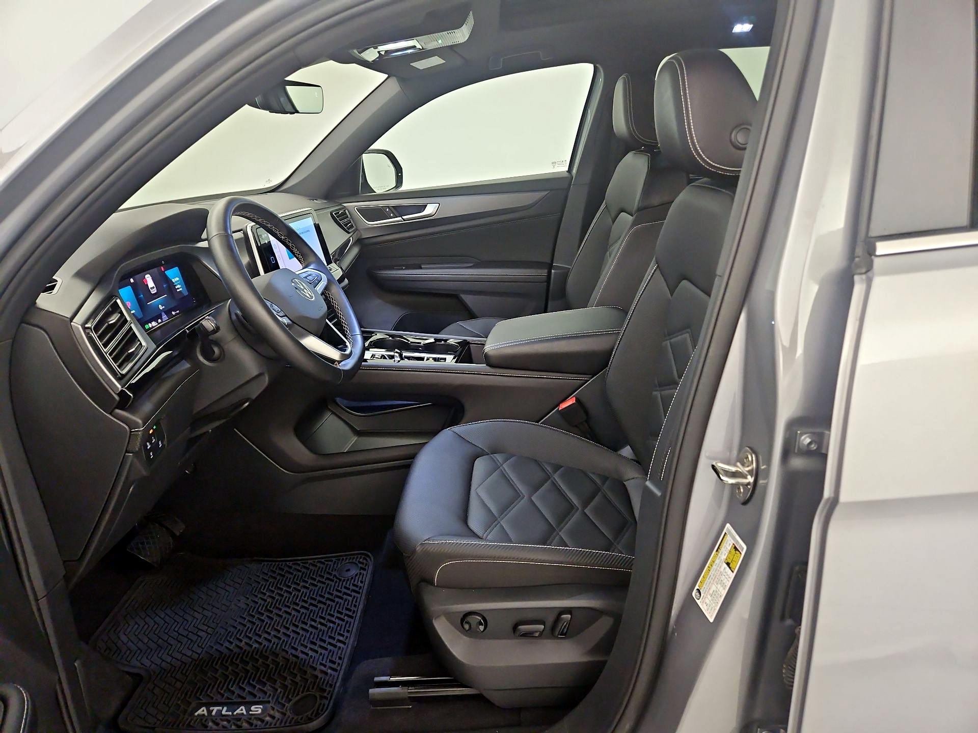 Thumbnail: 2025 Volkswagen Atlas - 11