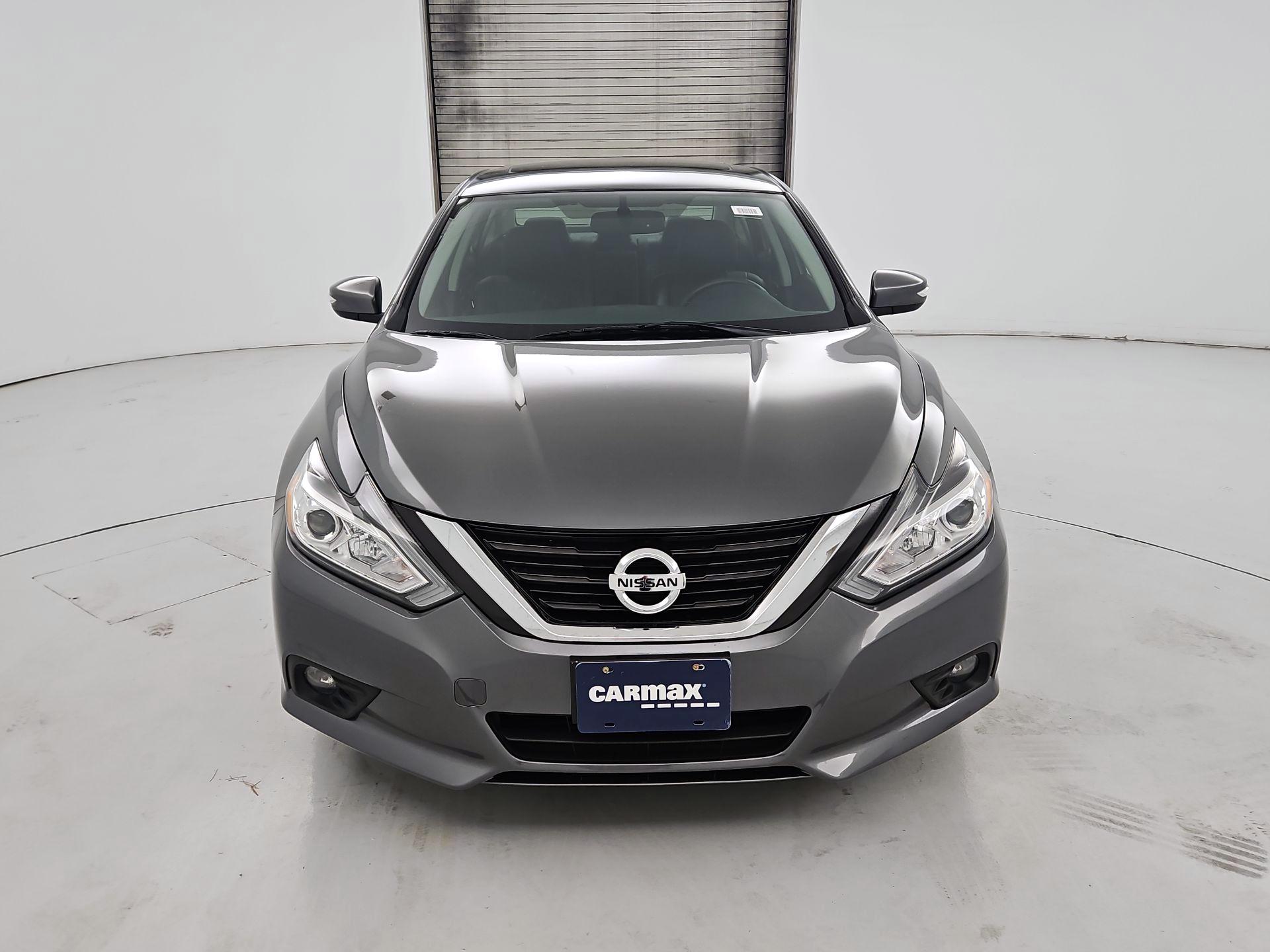 Thumbnail: 2017 Nissan Altima - 2