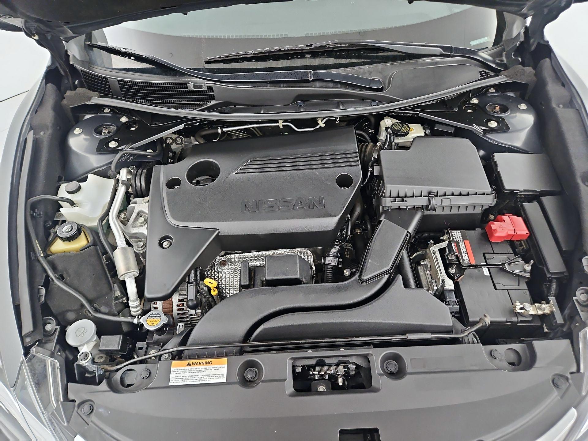 Thumbnail: 2017 Nissan Altima - 20