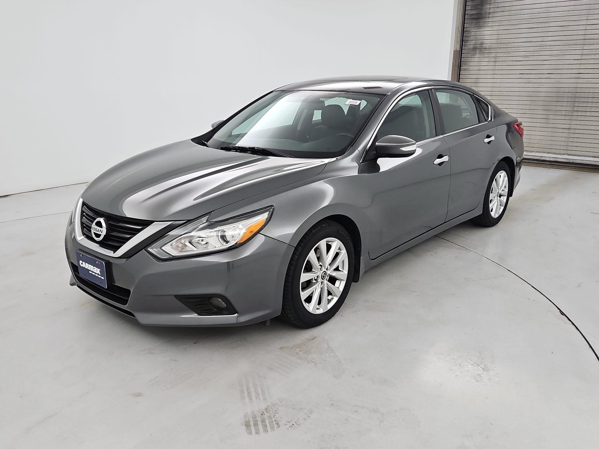 Thumbnail: 2017 Nissan Altima - 3