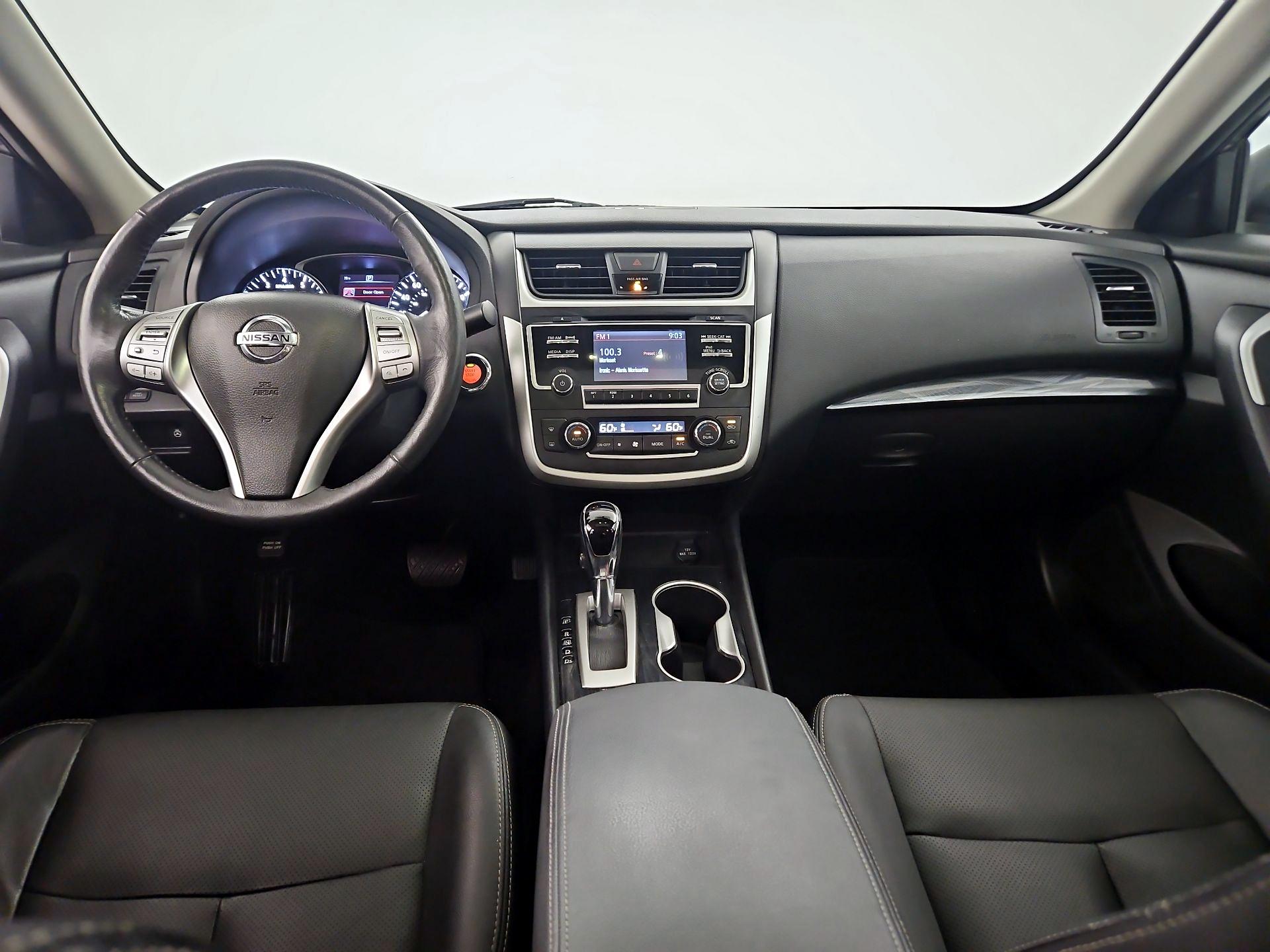 Thumbnail: 2017 Nissan Altima - 8