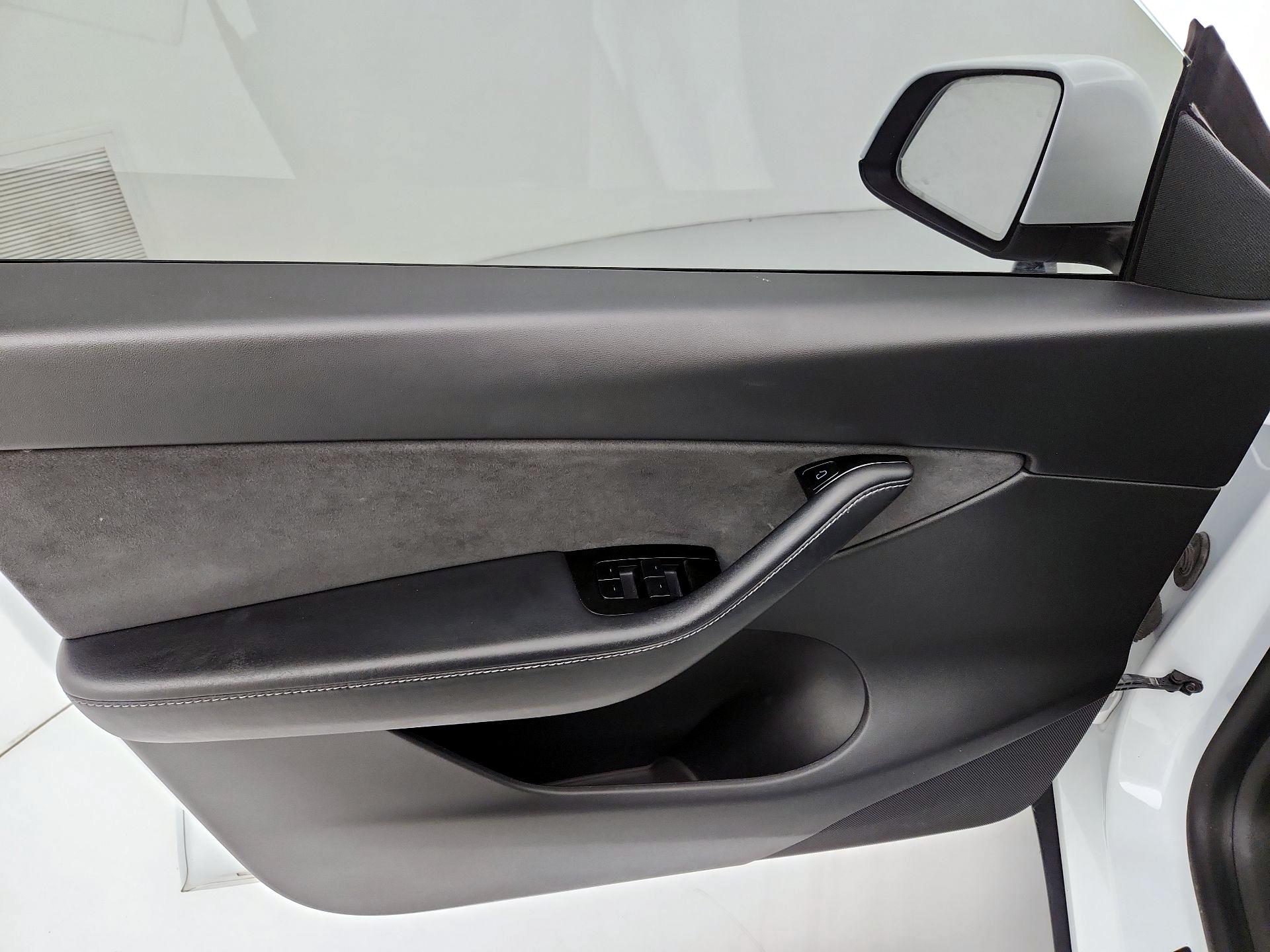 Thumbnail: 2021 Tesla Model Y - 12