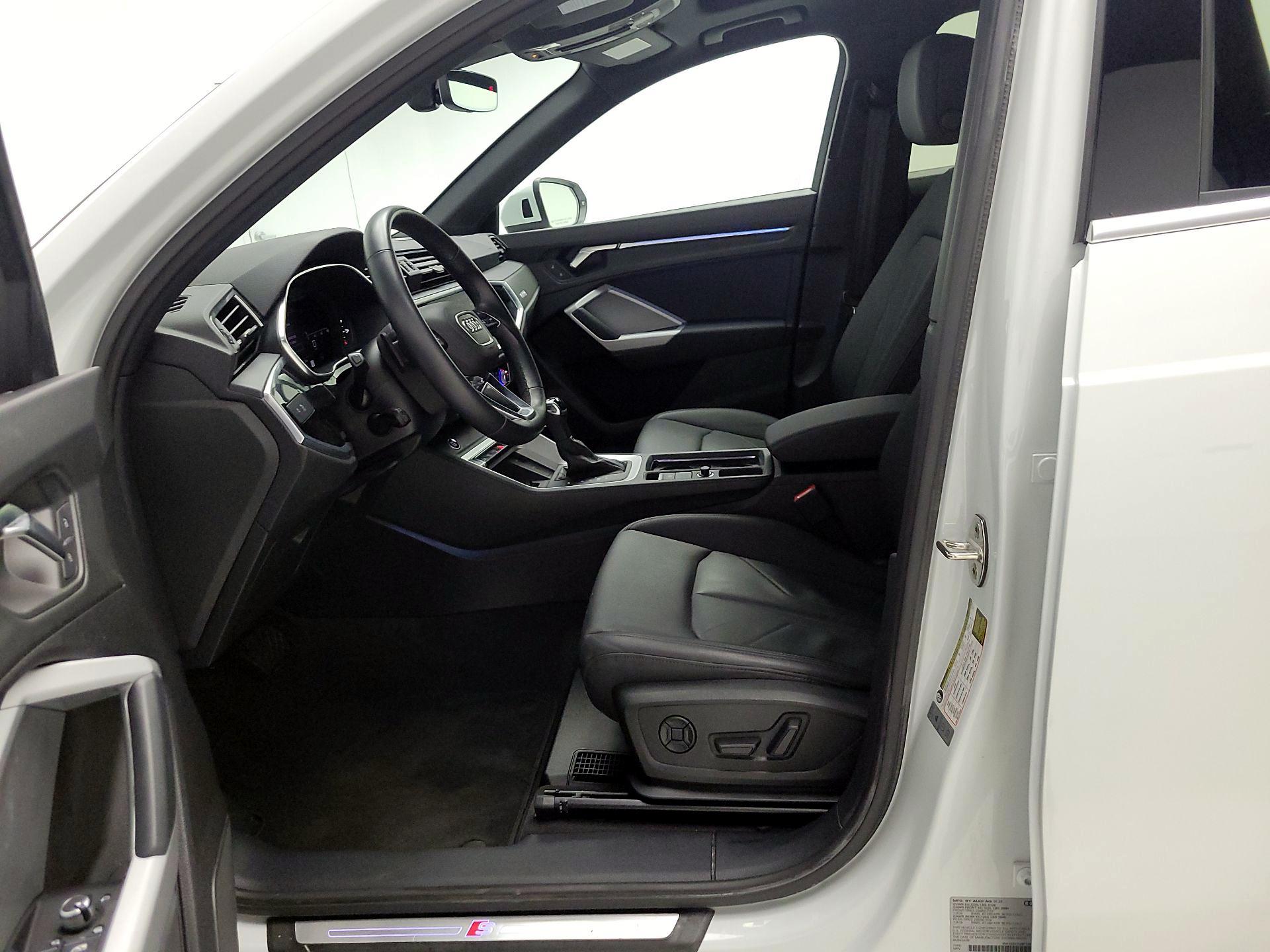 Thumbnail: 2023 Audi Q3 - 11