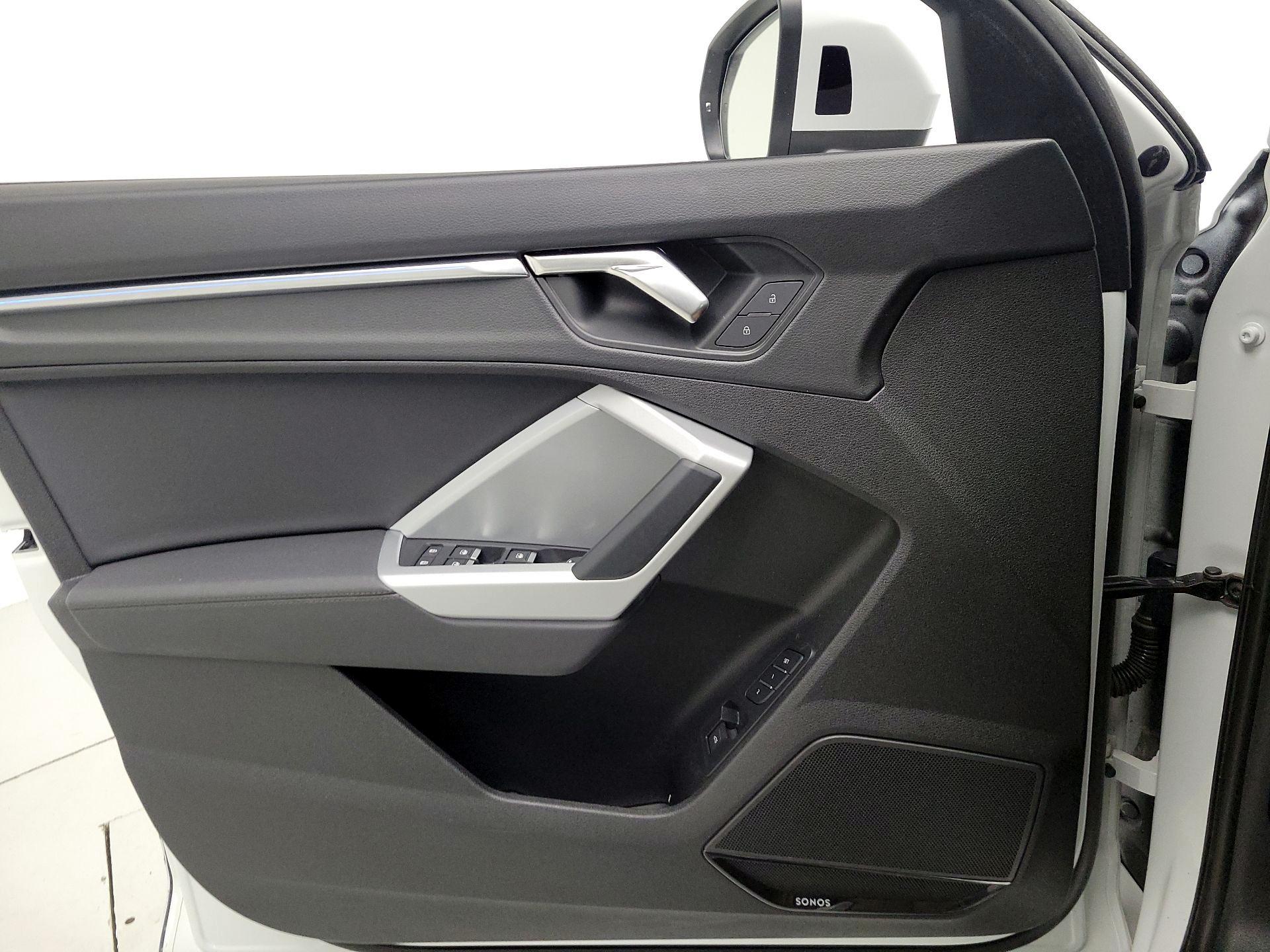 Thumbnail: 2023 Audi Q3 - 12