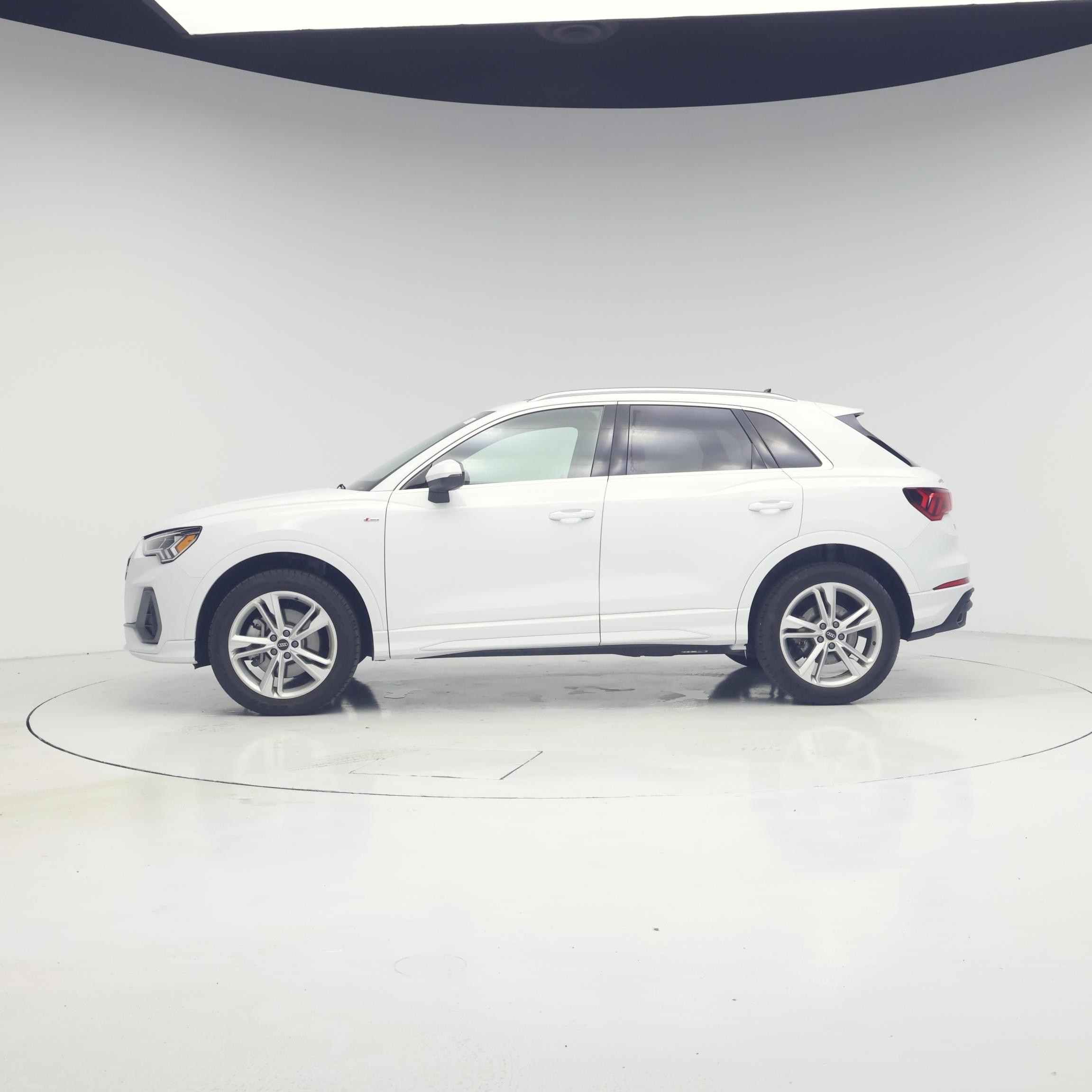 Thumbnail: 2023 Audi Q3 - 3