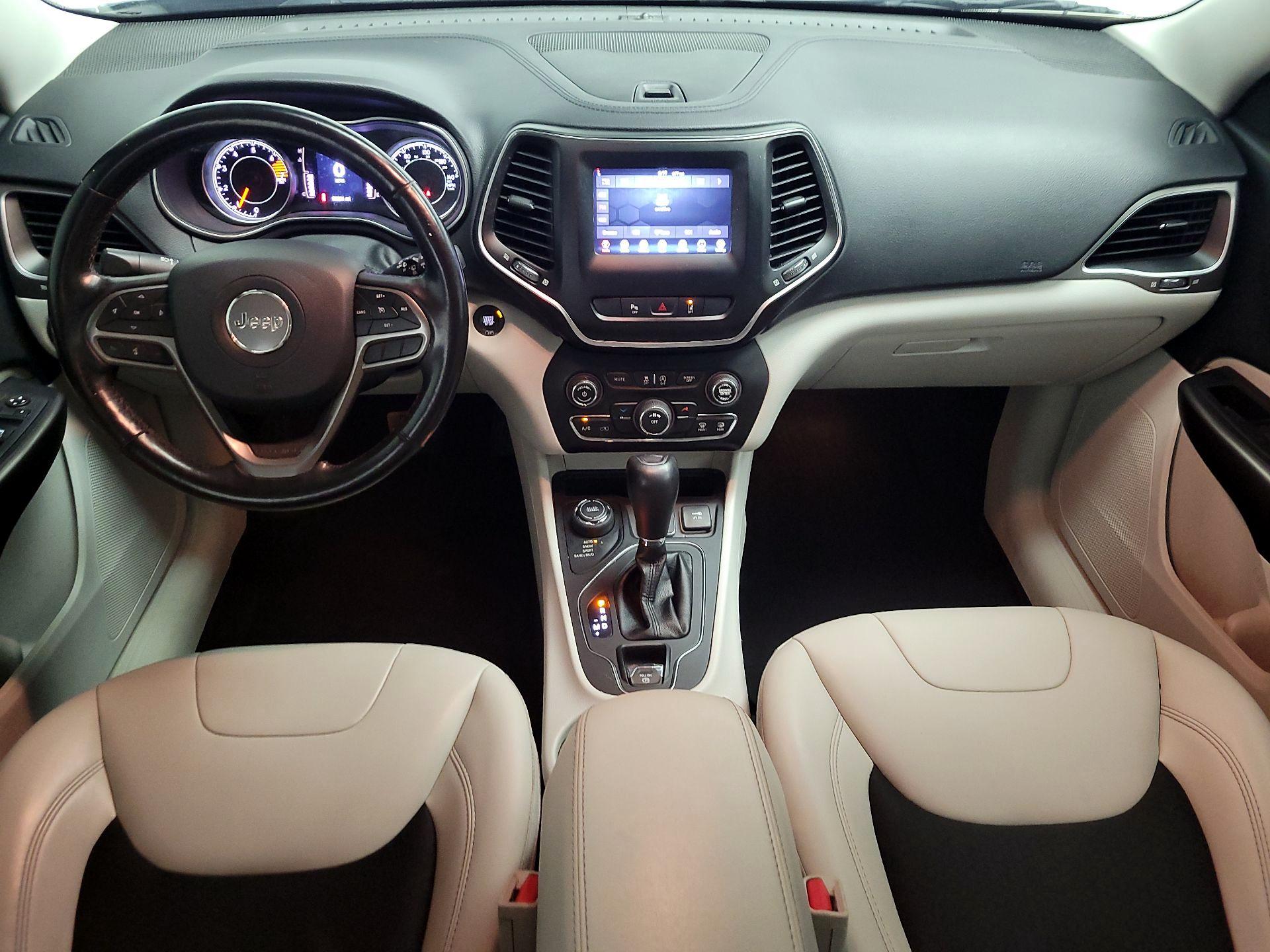 Thumbnail: 2021 Jeep Cherokee - 9