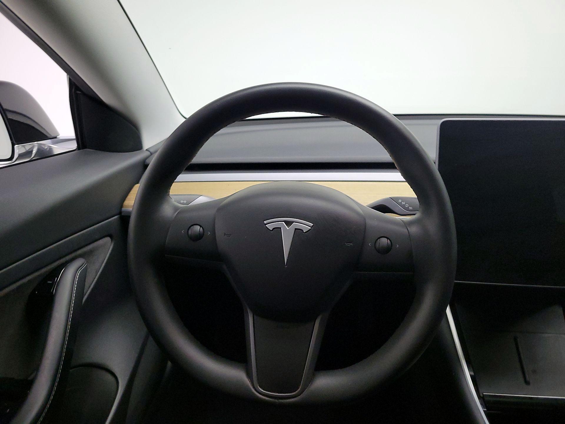 Thumbnail: 2020 Tesla Model 3 - 10