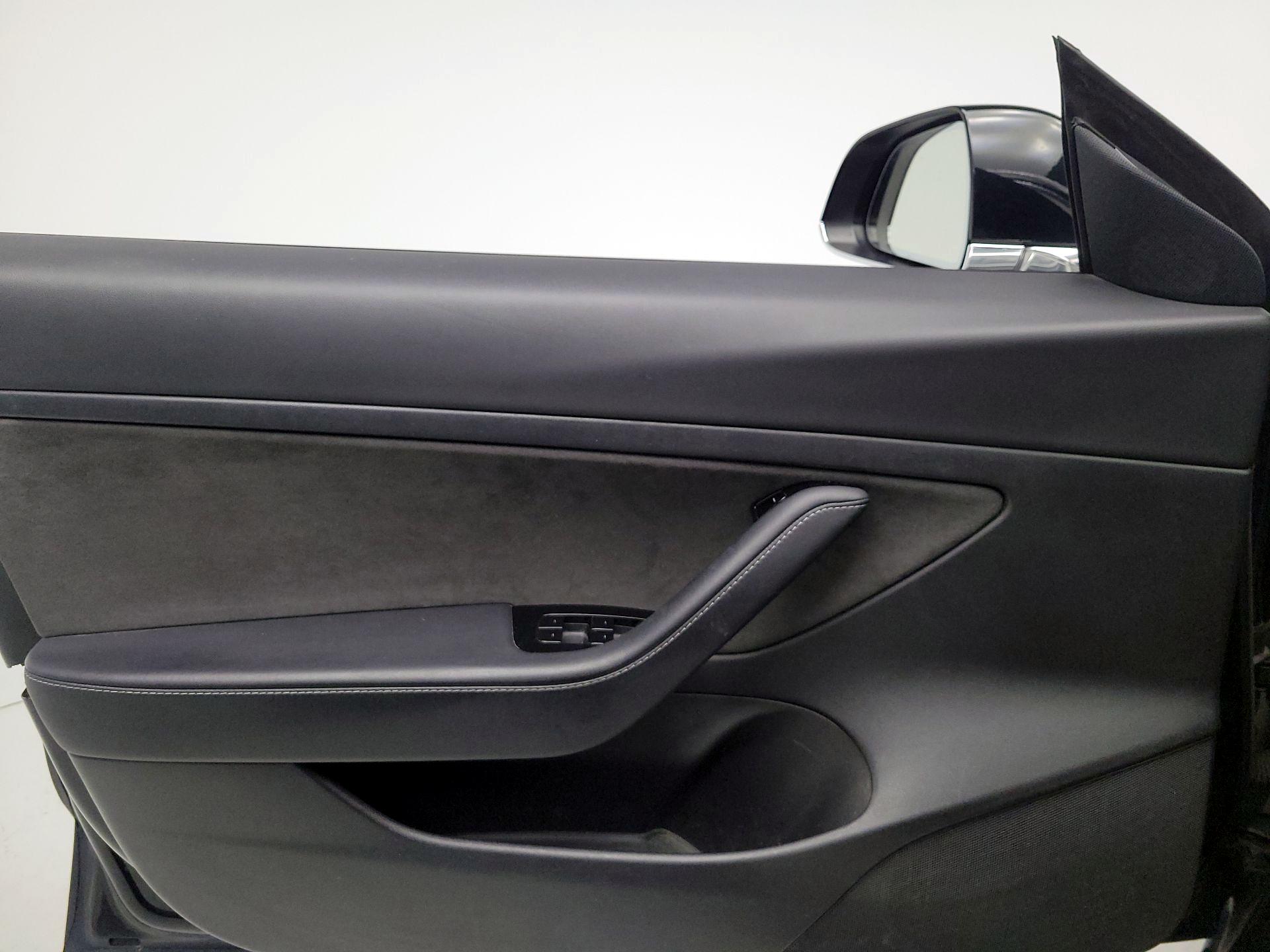 Thumbnail: 2020 Tesla Model 3 - 12