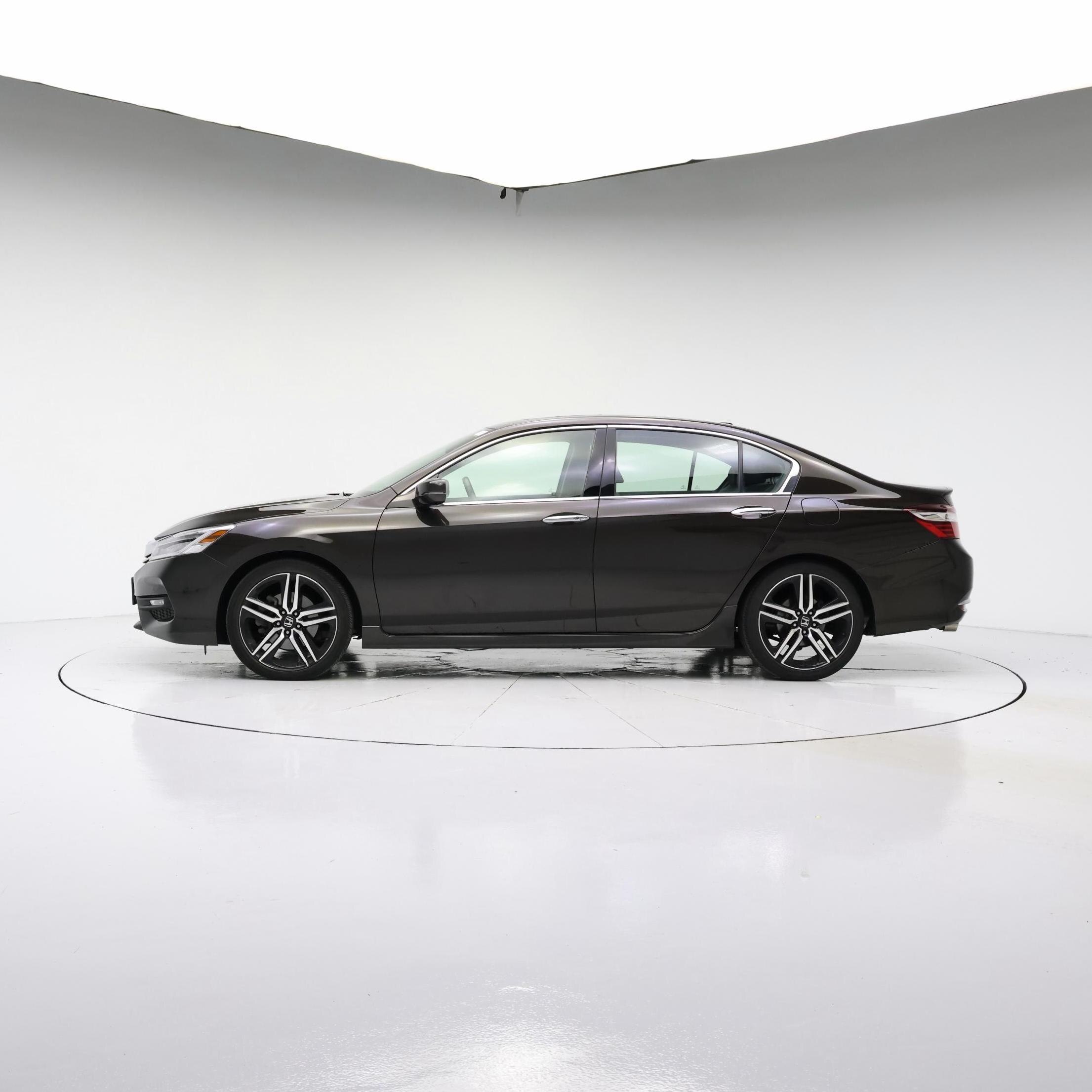 Thumbnail: 2017 Honda Accord - 3