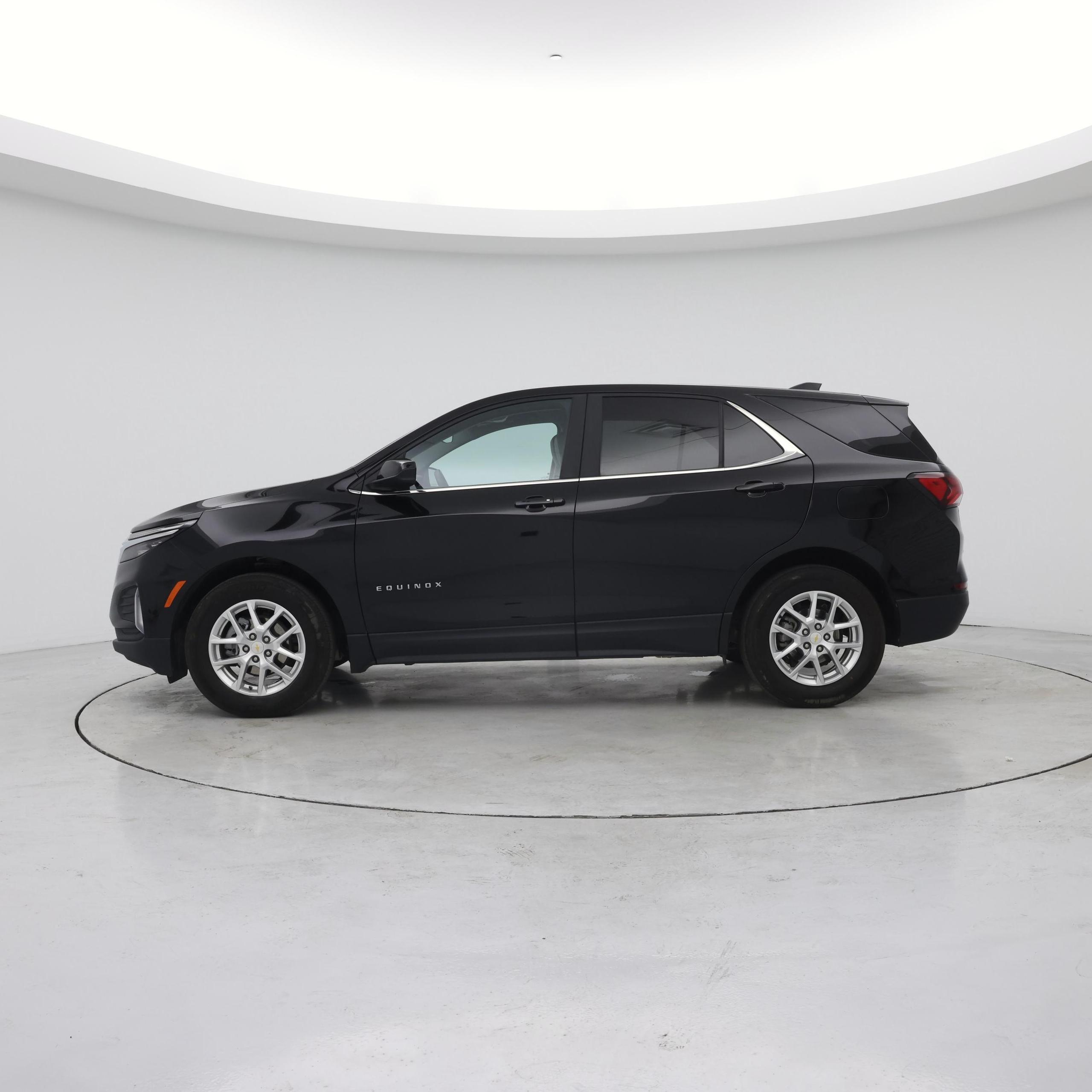 Thumbnail: 2022 Chevrolet Equinox - 3