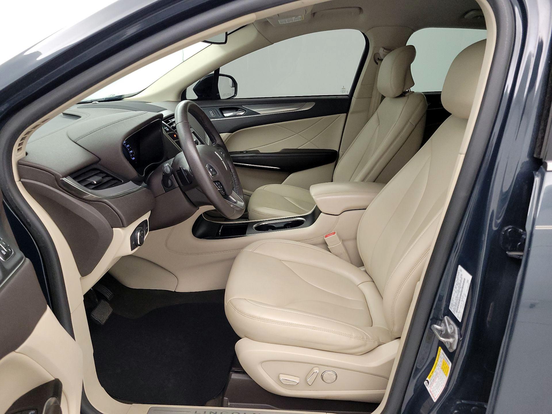 Thumbnail: 2019 Lincoln MKC - 11