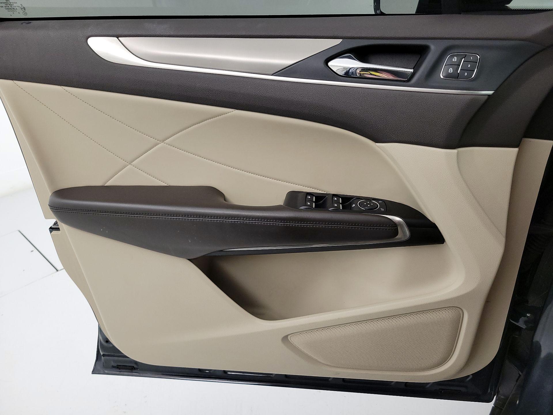 Thumbnail: 2019 Lincoln MKC - 12
