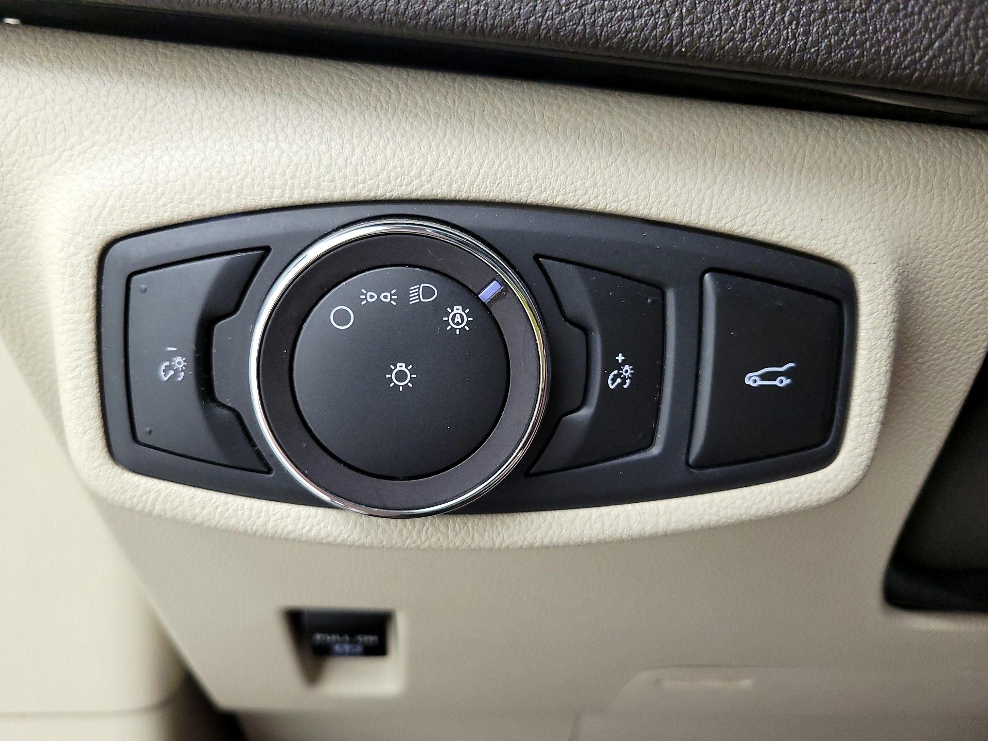 Thumbnail: 2019 Lincoln MKC - 13