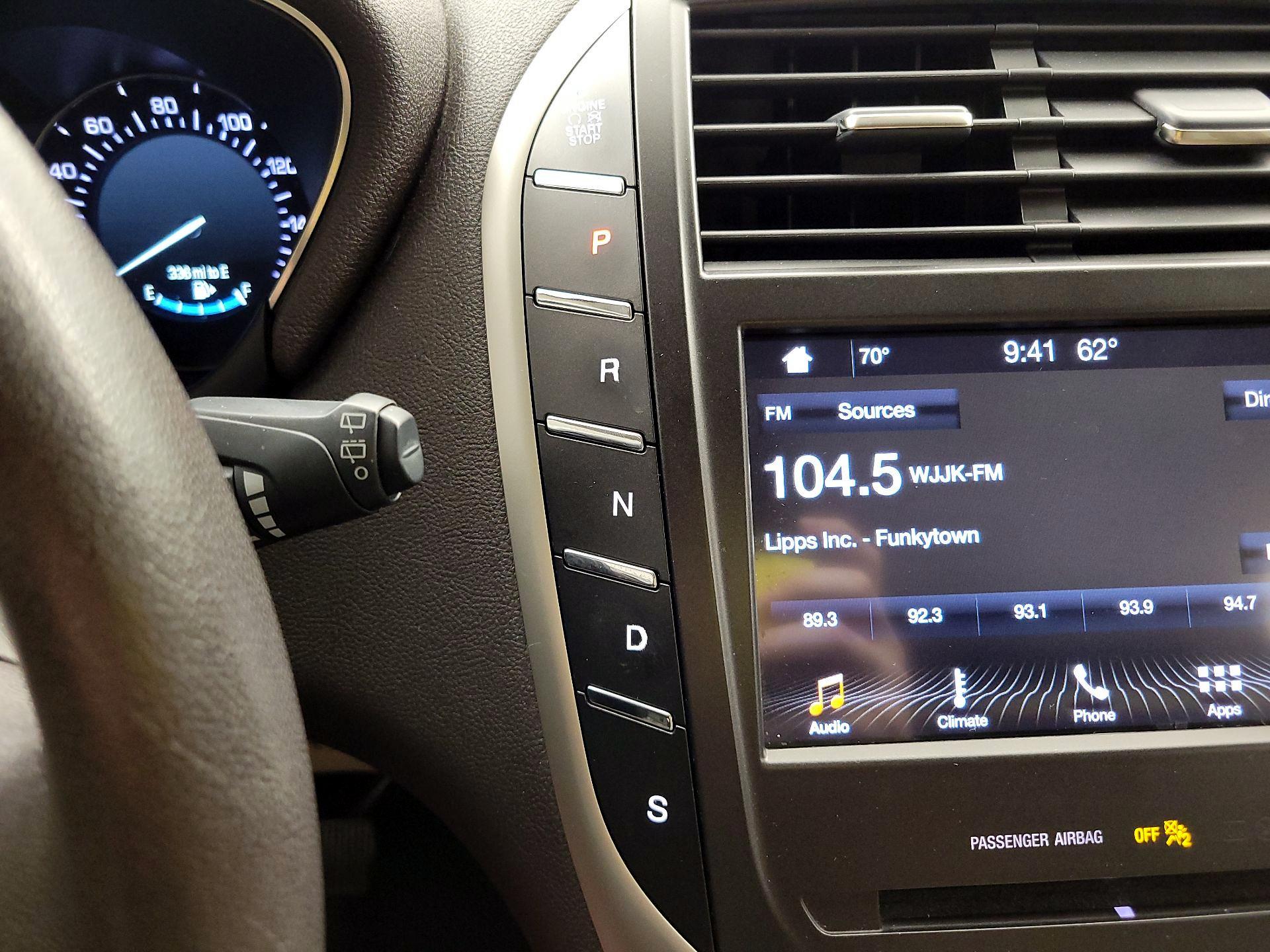 Thumbnail: 2019 Lincoln MKC - 17
