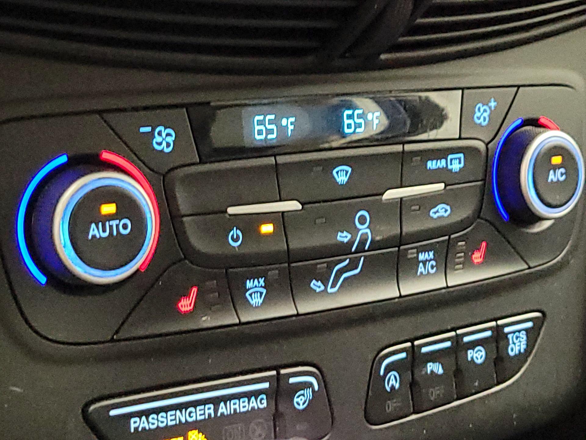 Thumbnail: 2019 Ford Escape - 17