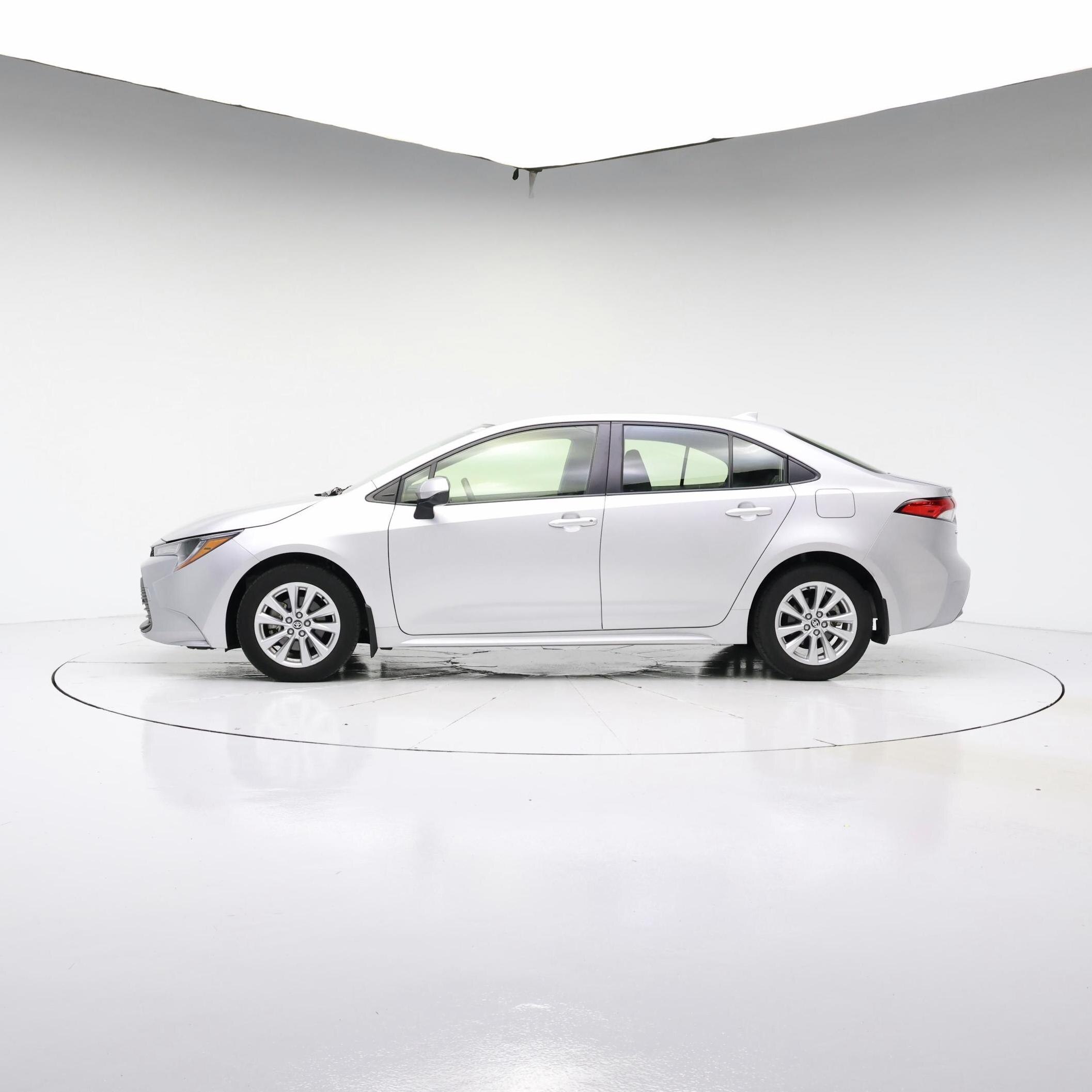 Thumbnail: 2023 Toyota Corolla - 3