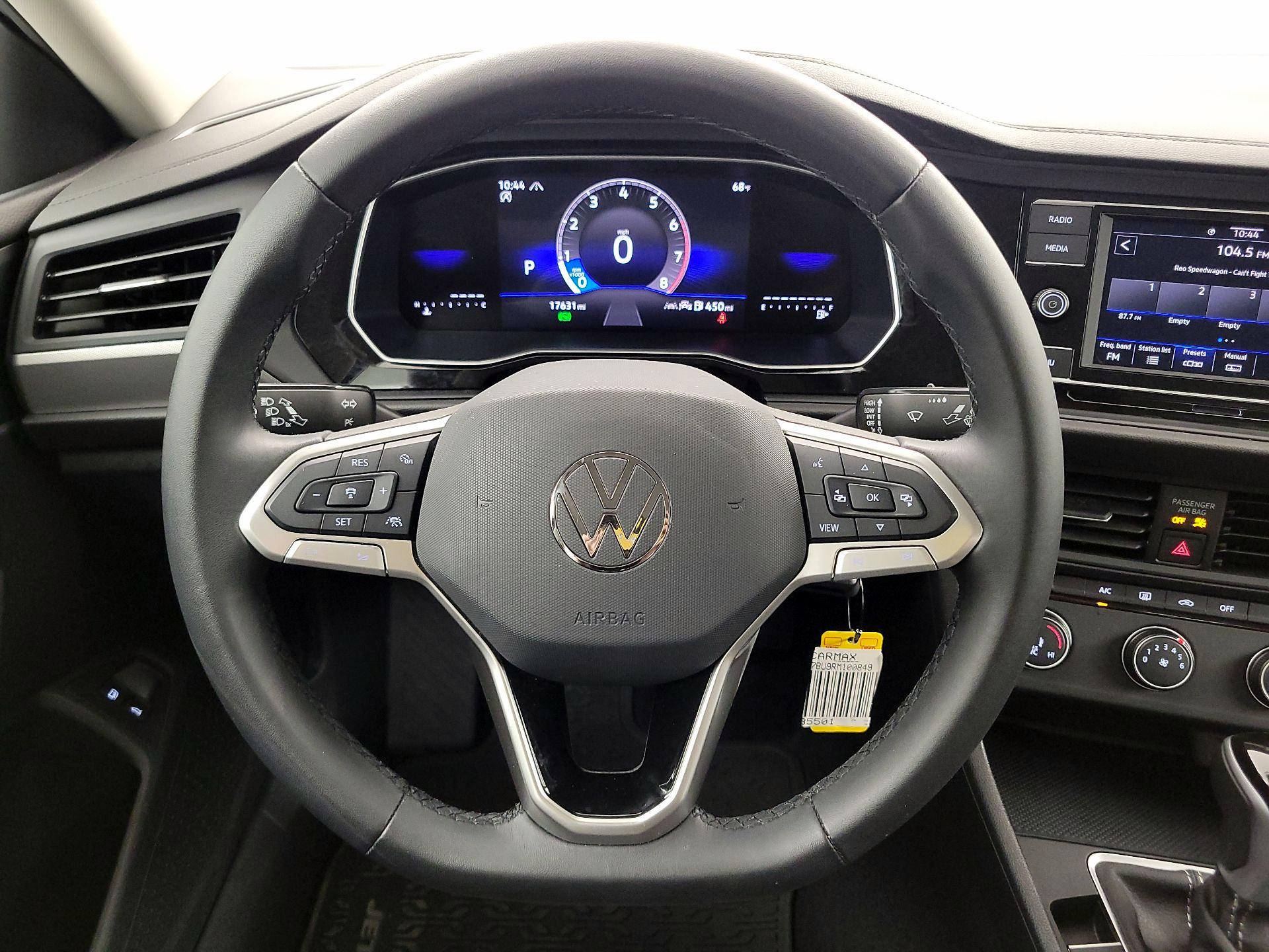 Thumbnail: 2024 Volkswagen Jetta - 10
