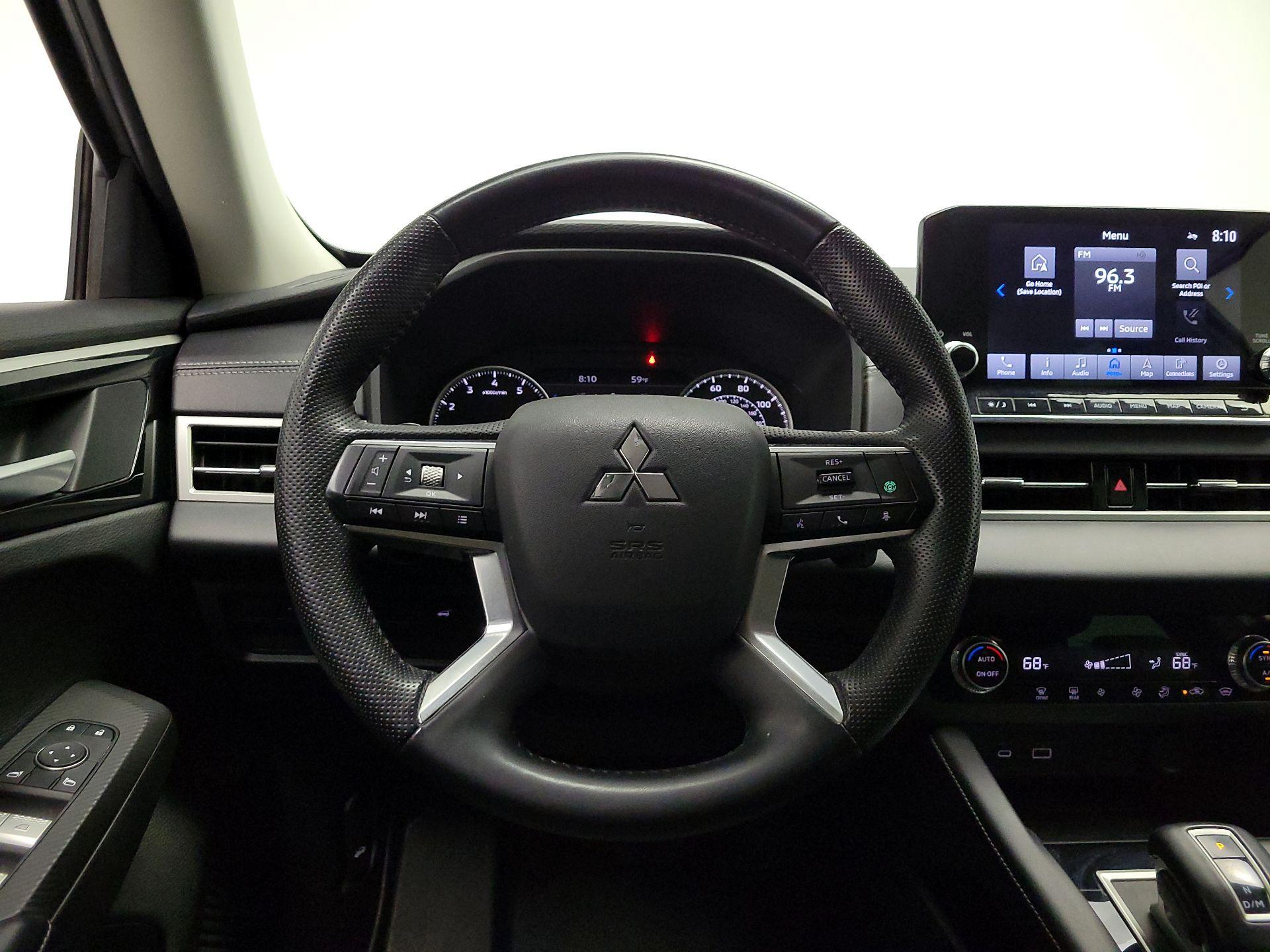 Thumbnail: 2022 Mitsubishi Outlander - 10