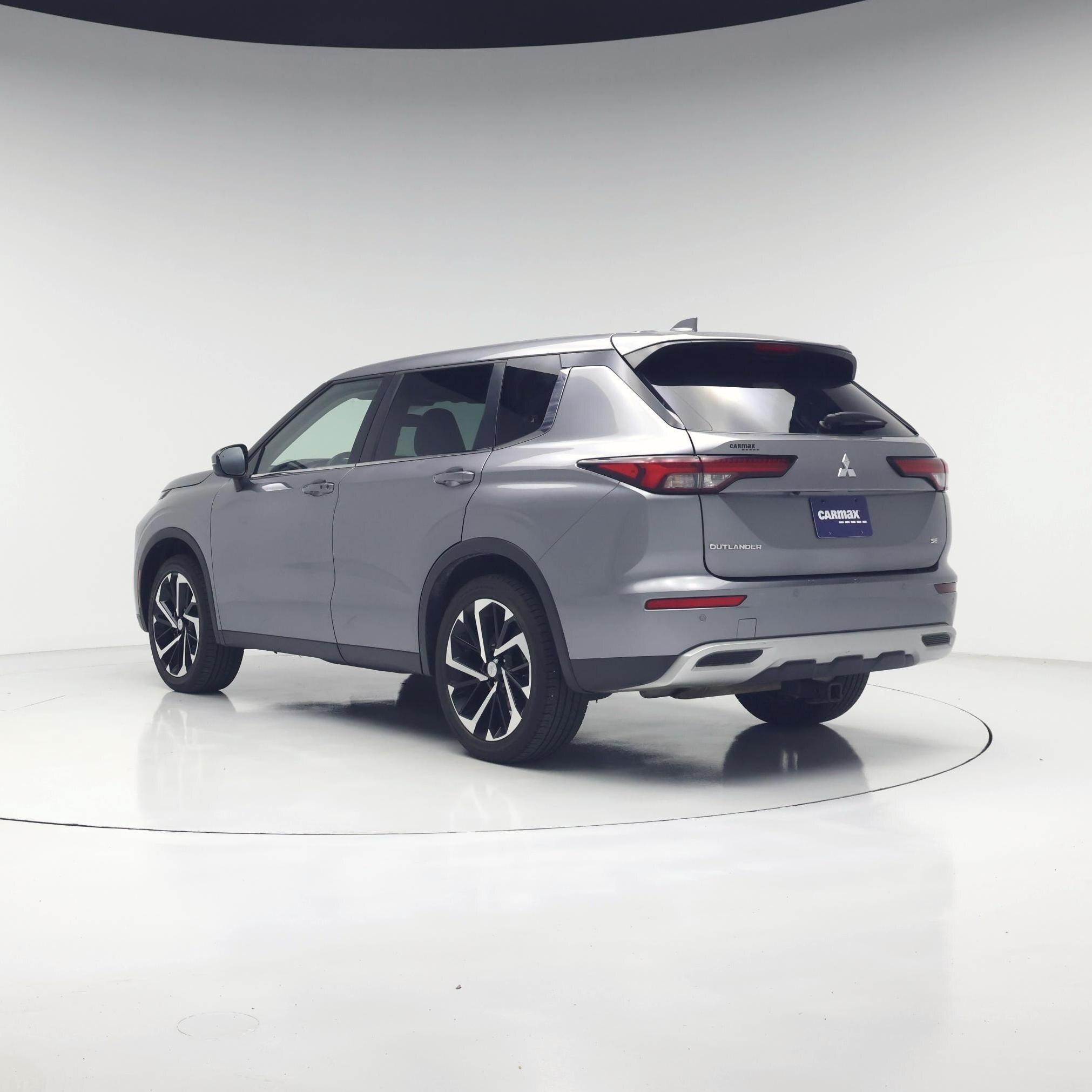Thumbnail: 2022 Mitsubishi Outlander - 2