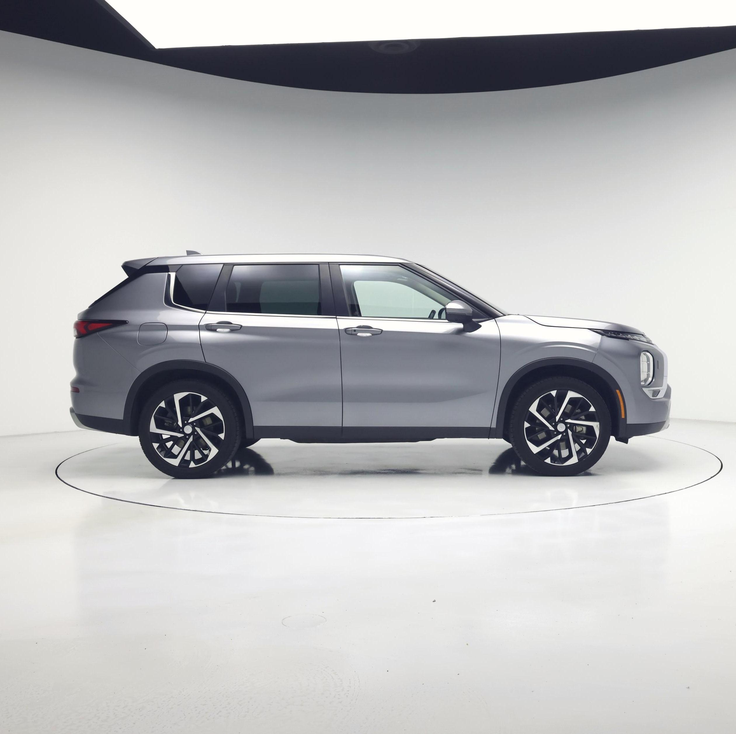 Thumbnail: 2022 Mitsubishi Outlander - 7