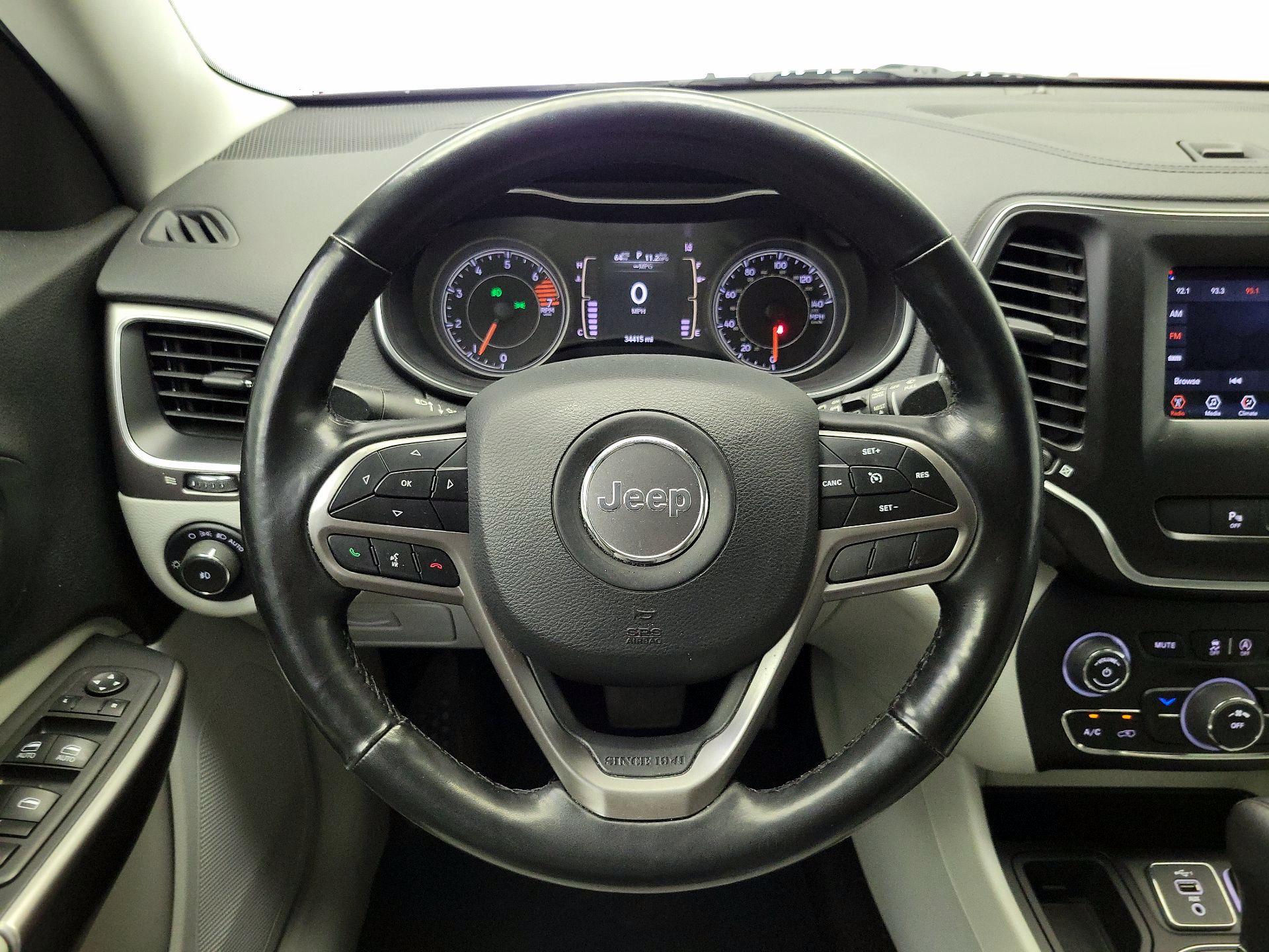Thumbnail: 2021 Jeep Cherokee - 10