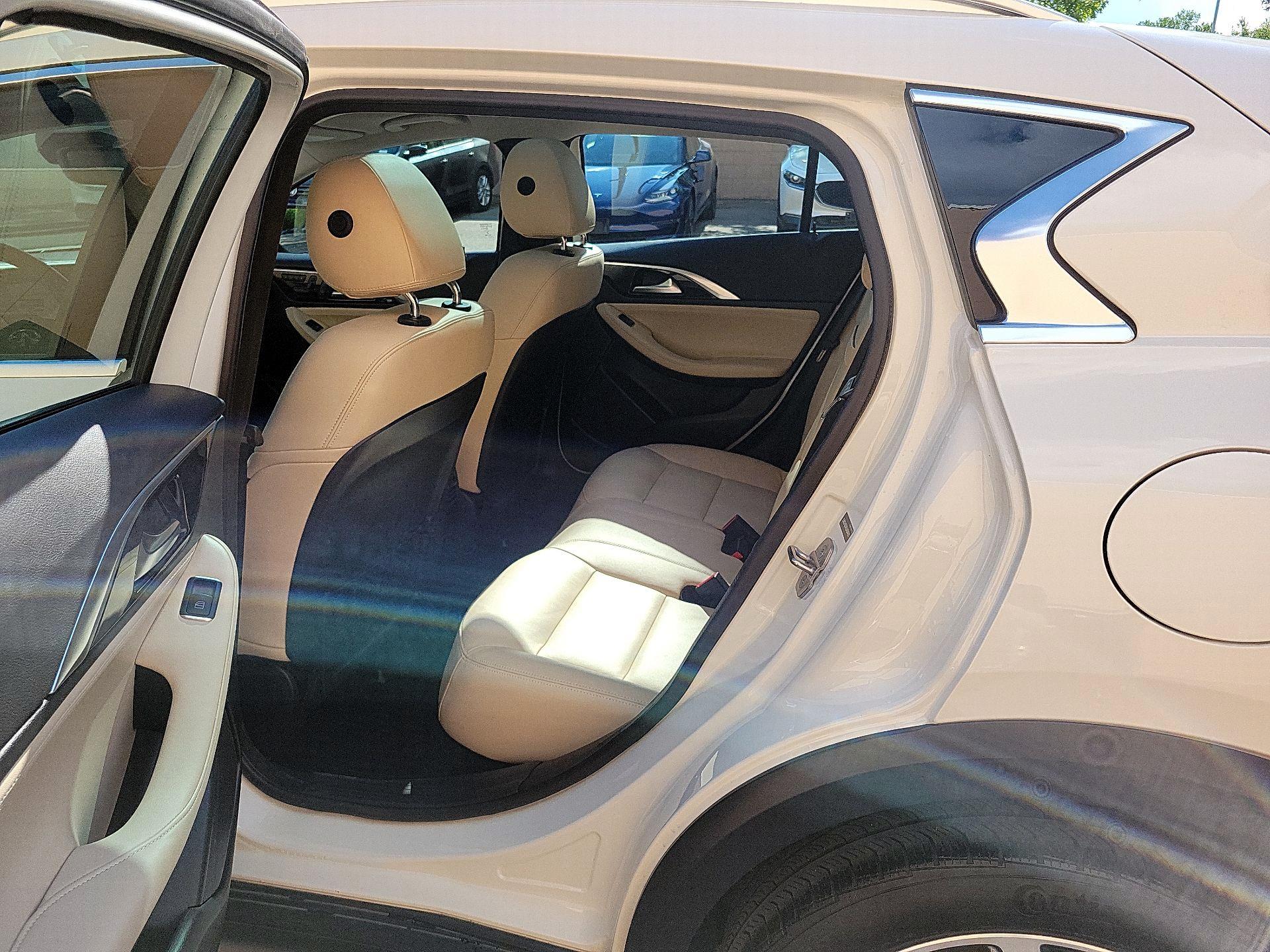 Thumbnail: 2018 INFINITI QX30 - 19