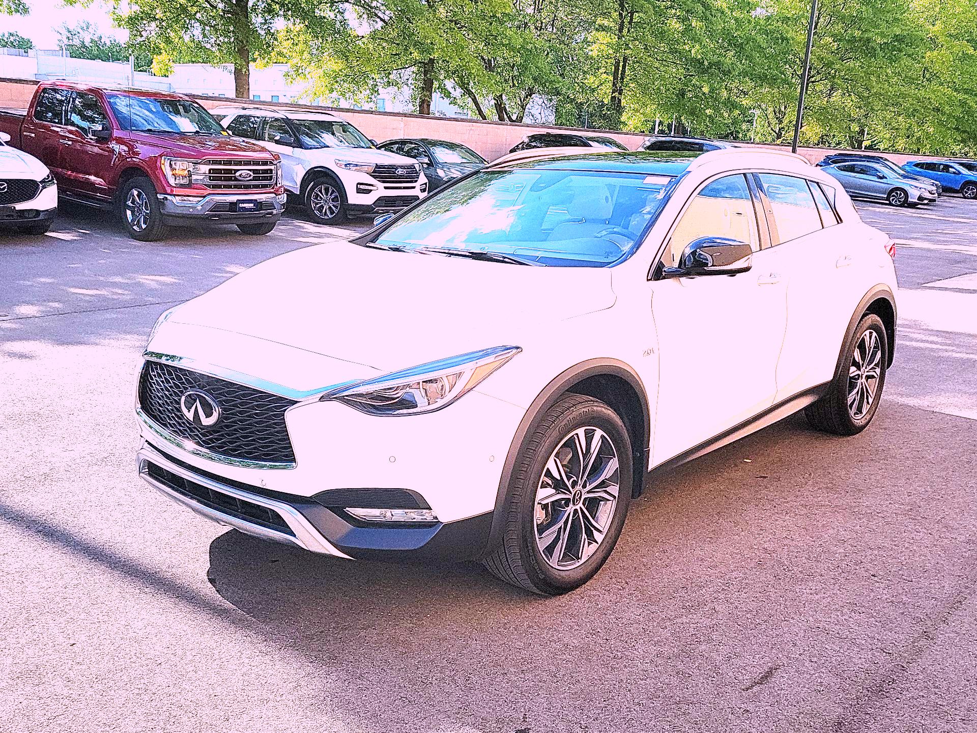 Thumbnail: 2018 INFINITI QX30 - 3