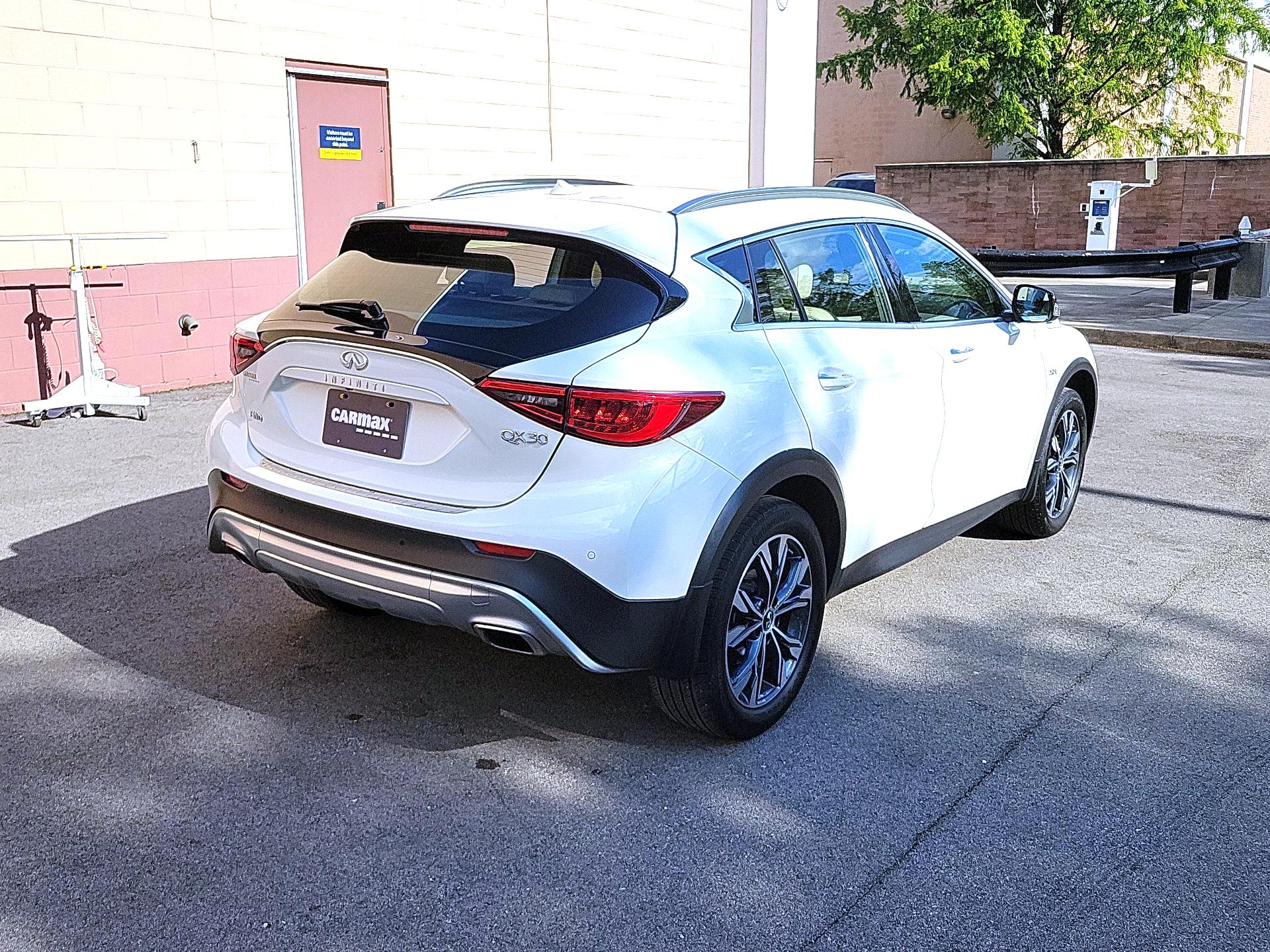Thumbnail: 2018 INFINITI QX30 - 5