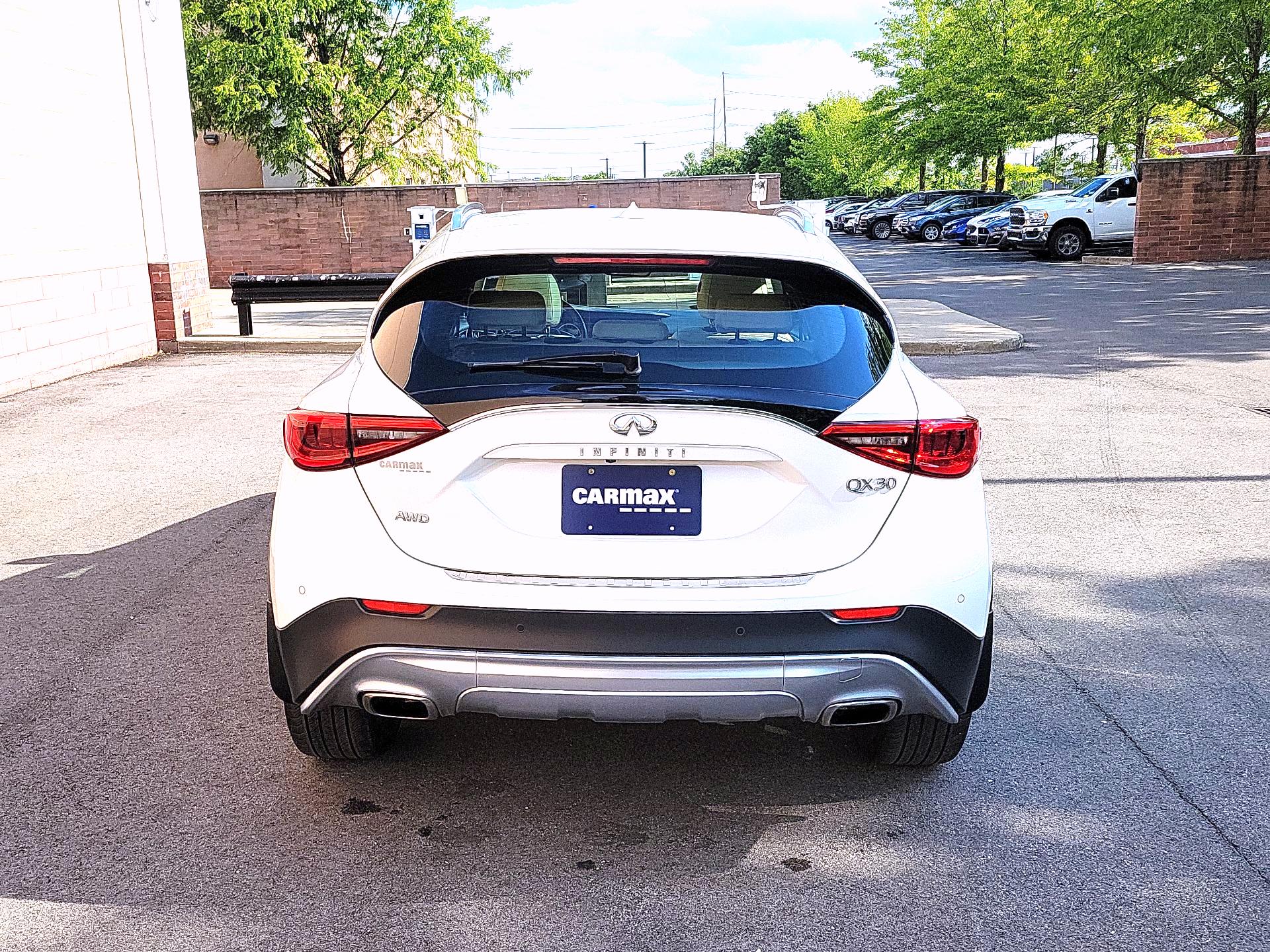 Thumbnail: 2018 INFINITI QX30 - 6