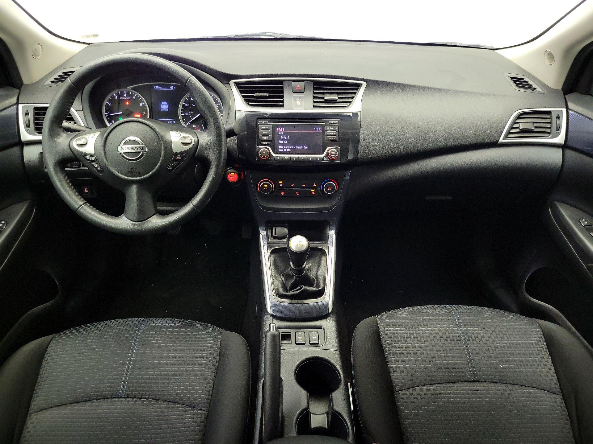 Thumbnail: 2017 Nissan Sentra - 9