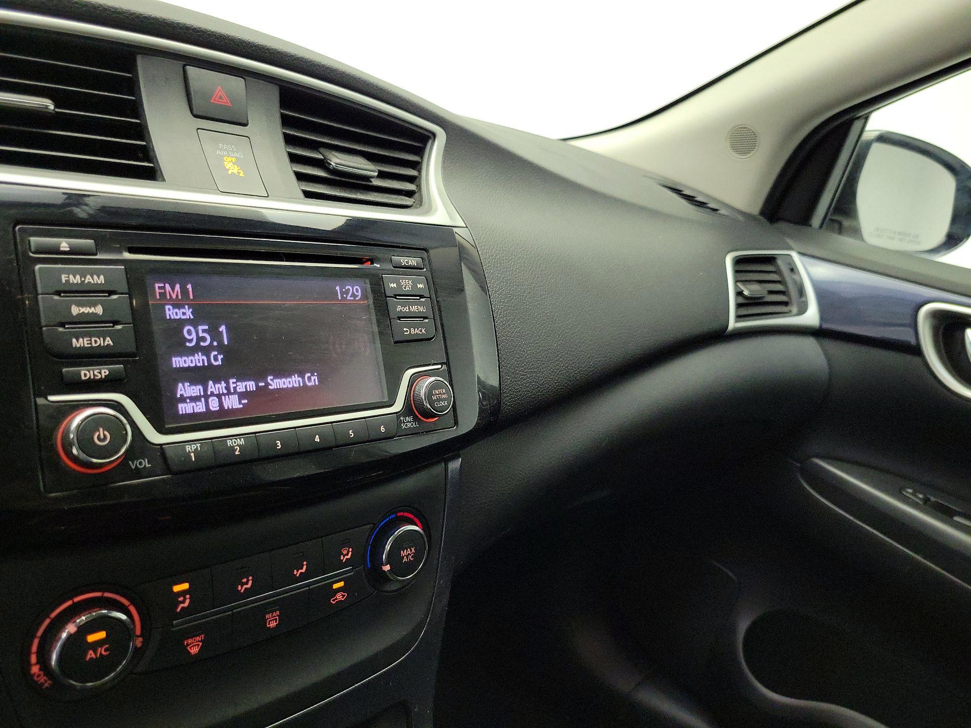 Thumbnail: 2017 Nissan Sentra - 15