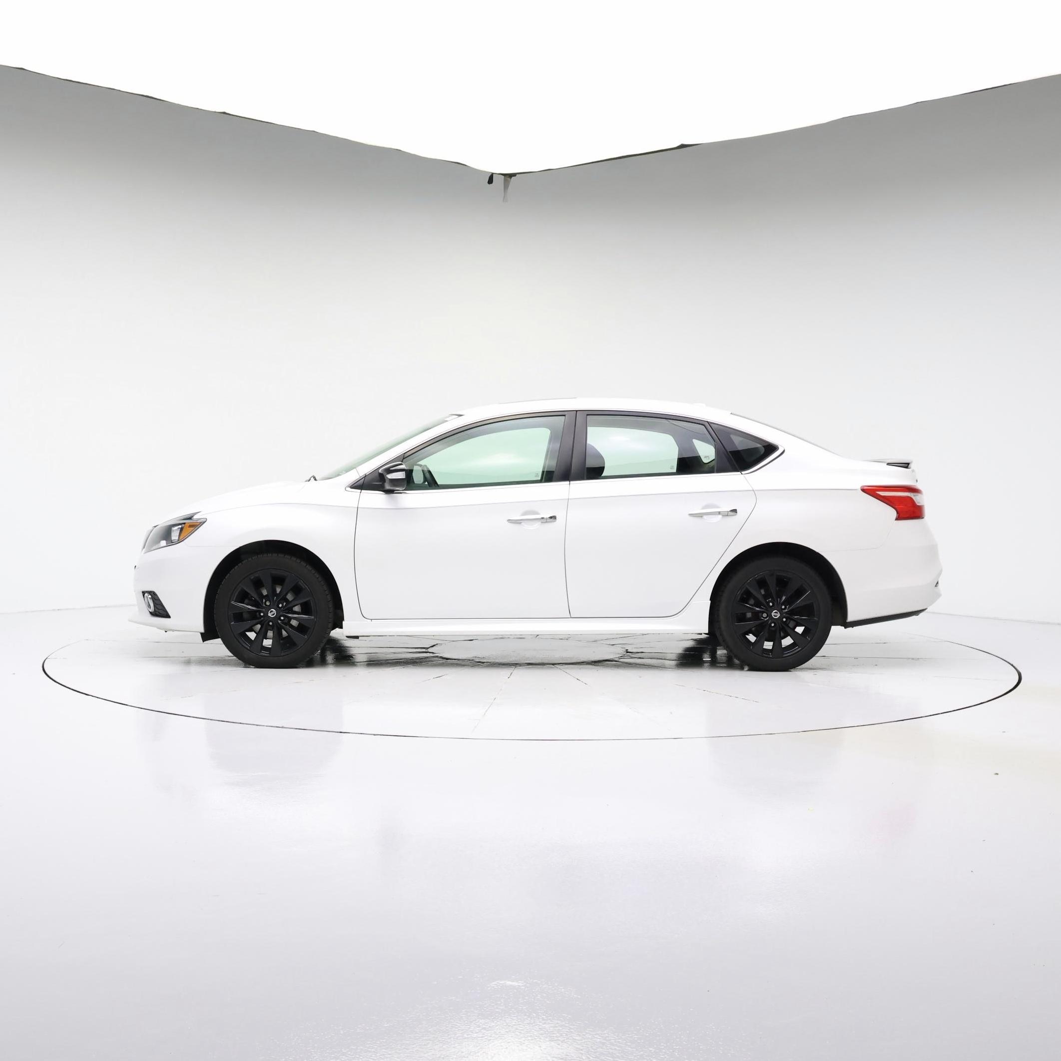 Thumbnail: 2017 Nissan Sentra - 3