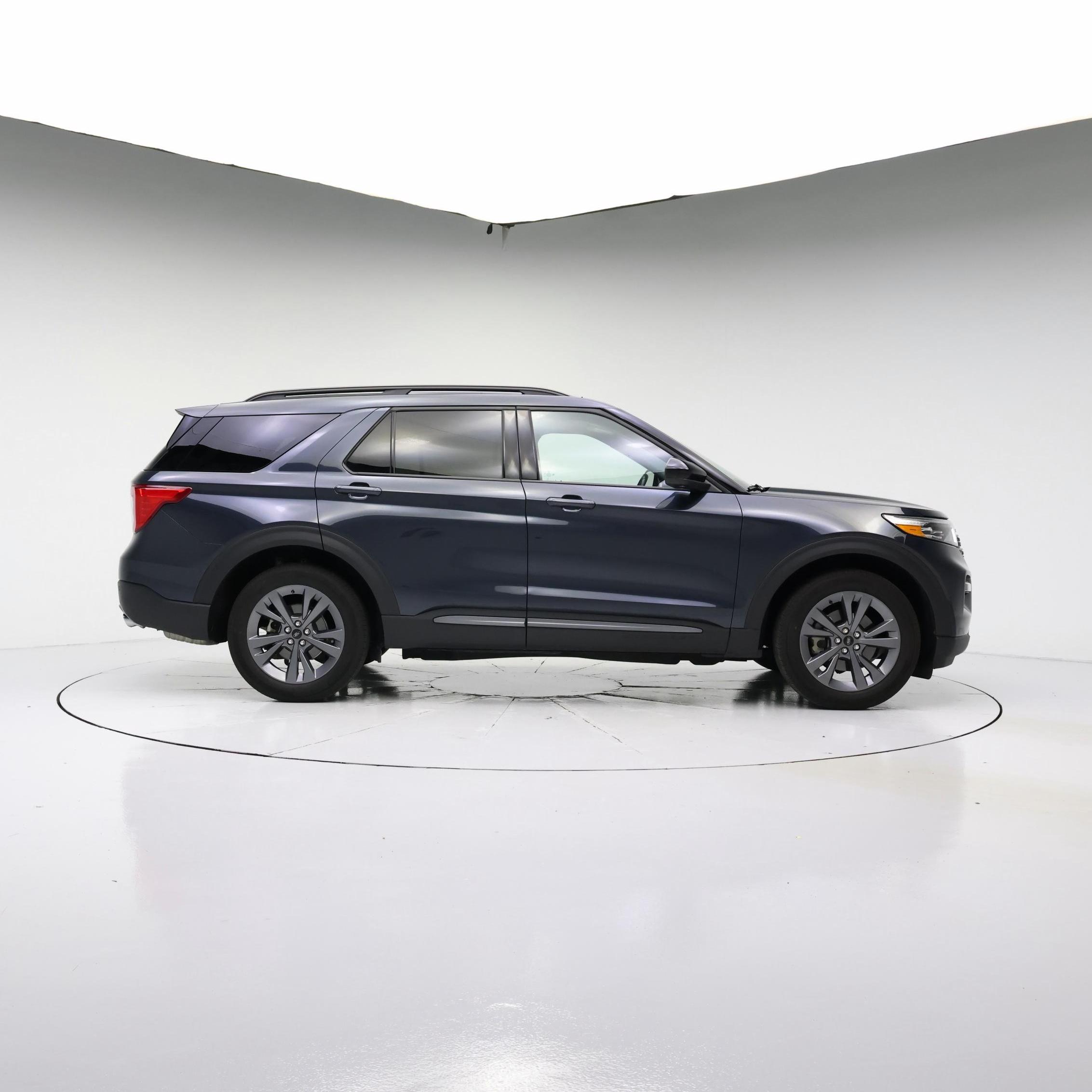 Thumbnail: 2023 Ford Explorer - 7