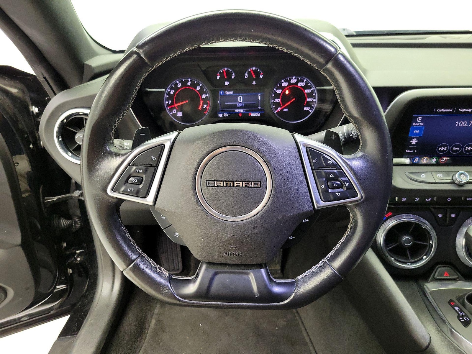2021 Chevrolet Camaro LT1 - Photo 11