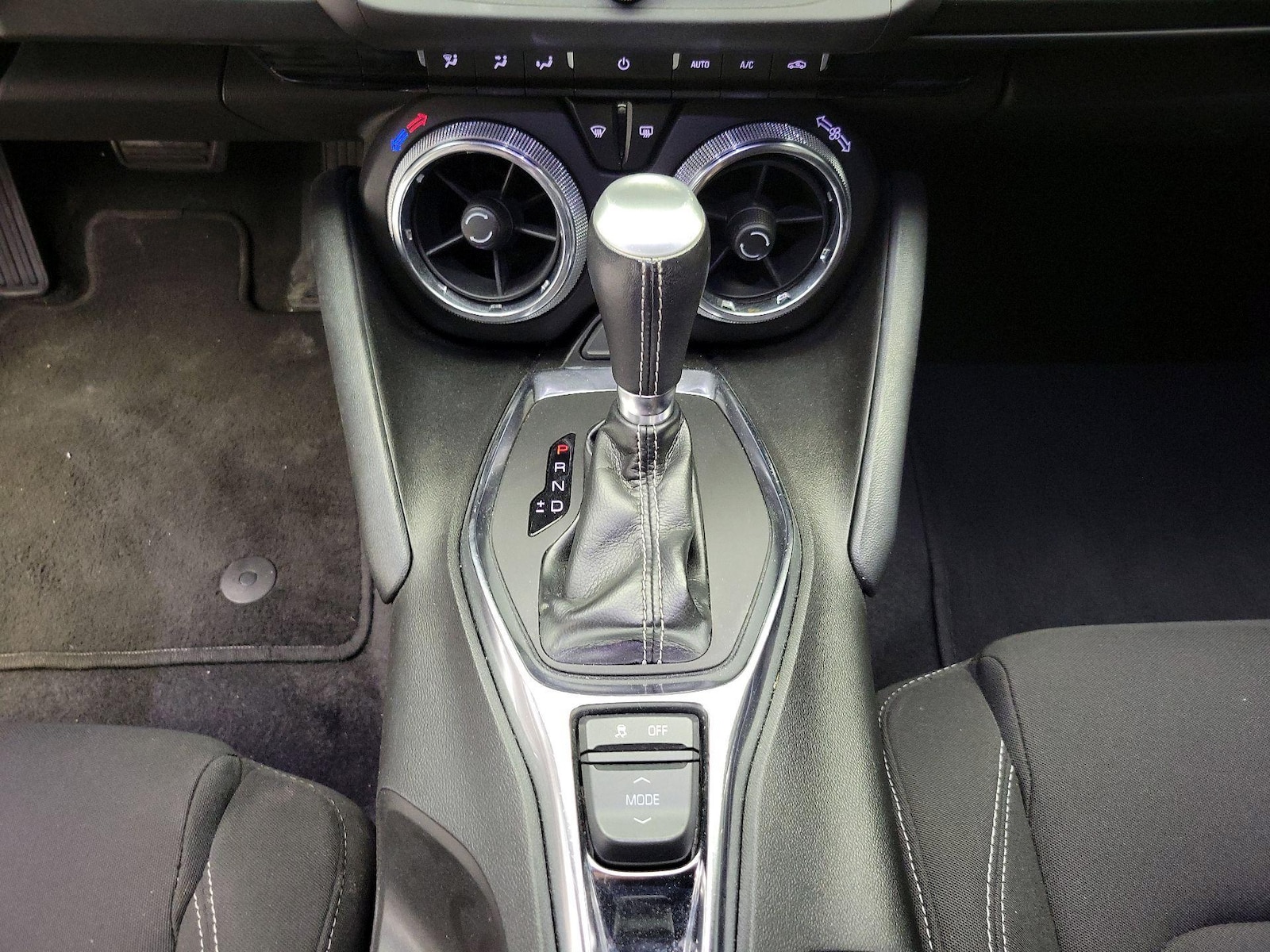 2021 Chevrolet Camaro LT1 - Photo 17