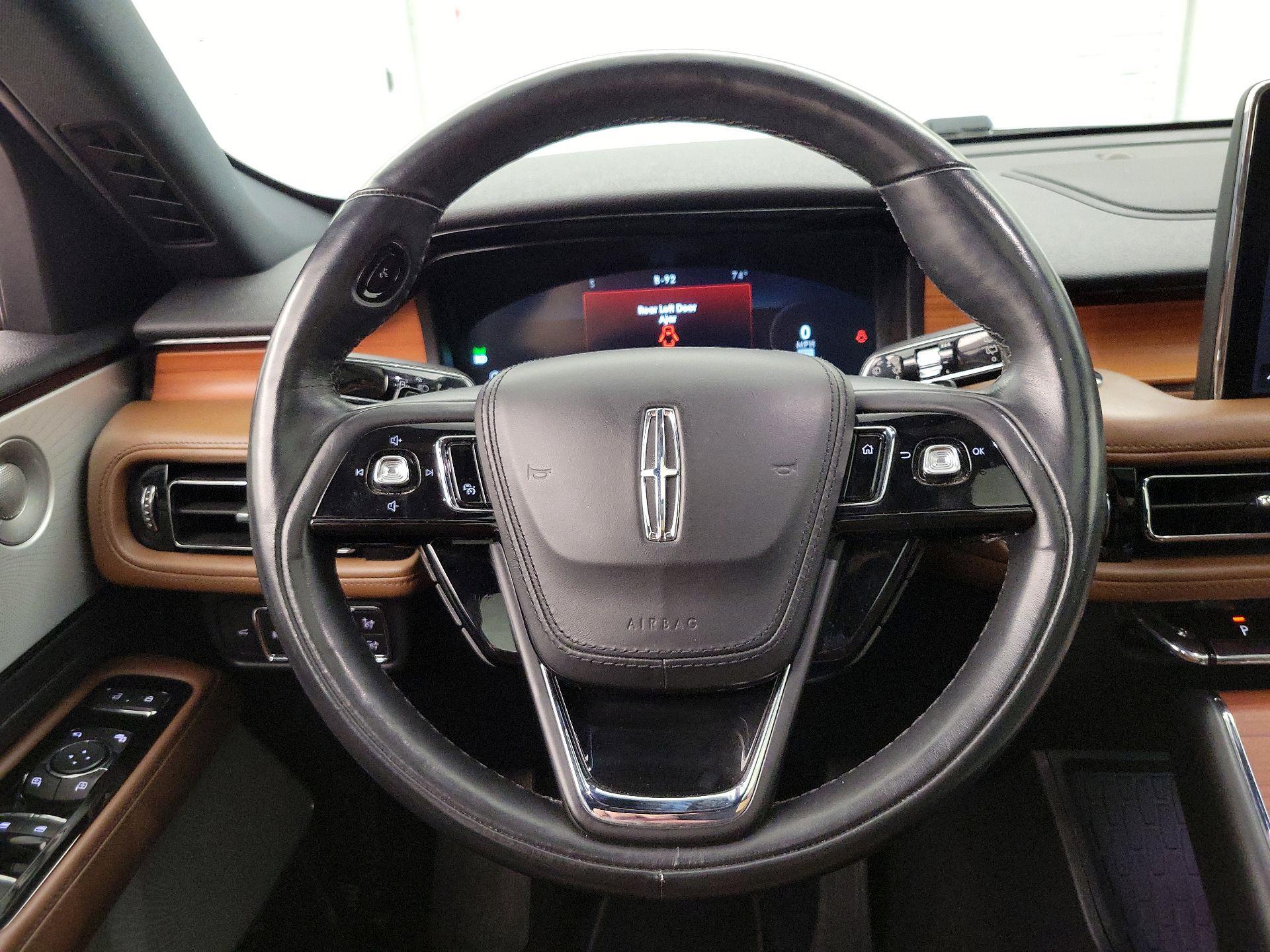 Thumbnail: 2020 Lincoln Aviator - 10