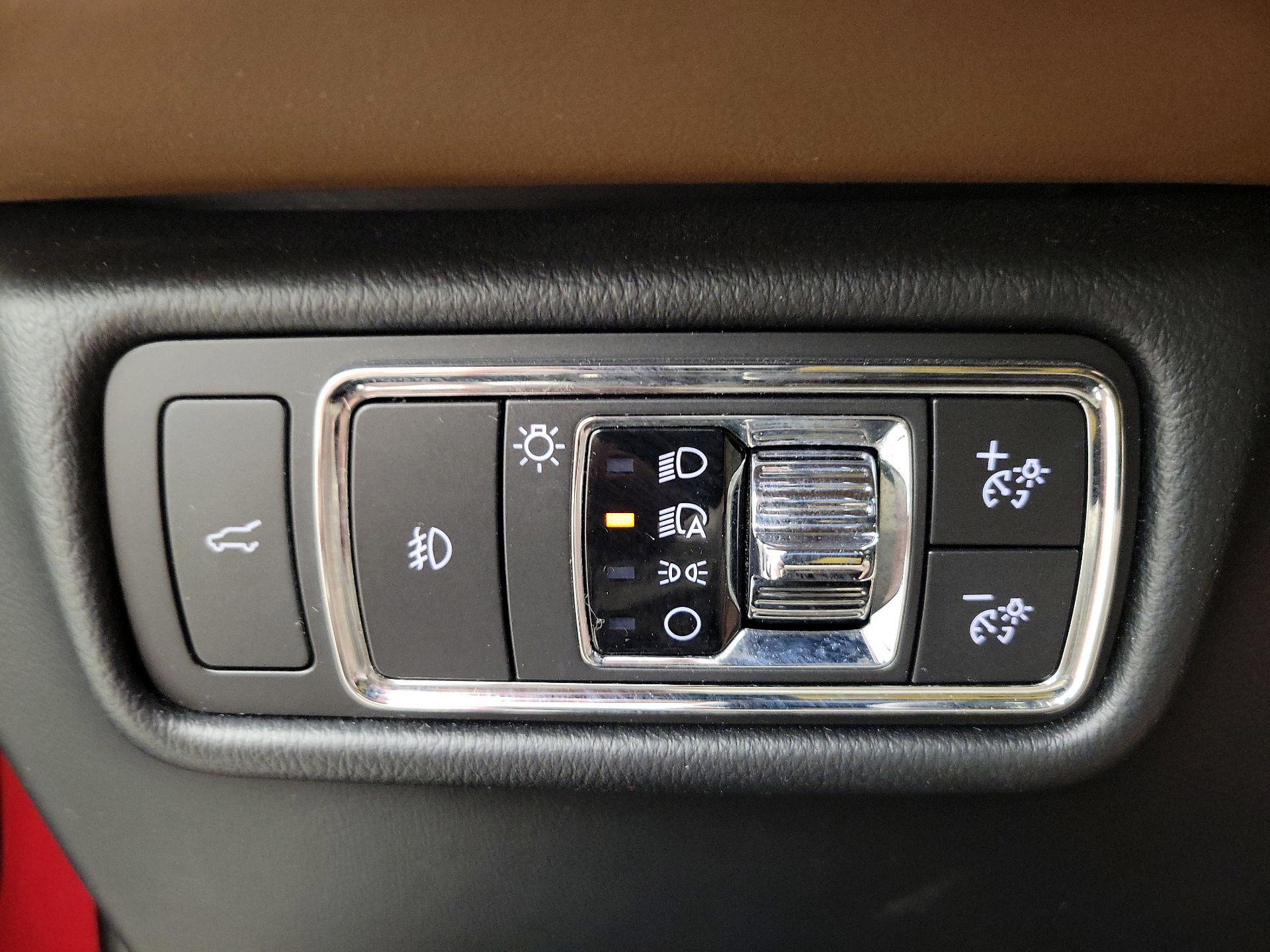 Thumbnail: 2020 Lincoln Aviator - 13