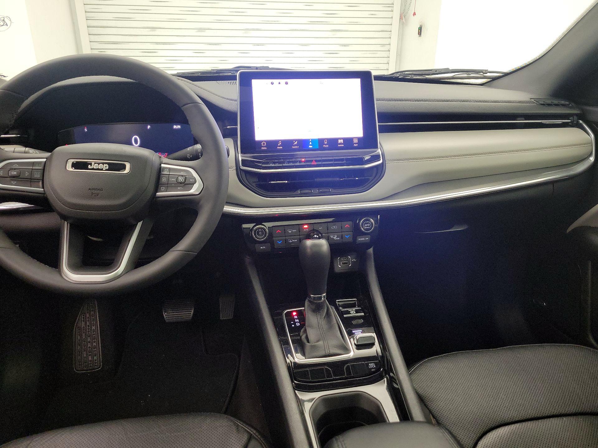 Thumbnail: 2023 Jeep Compass - 9