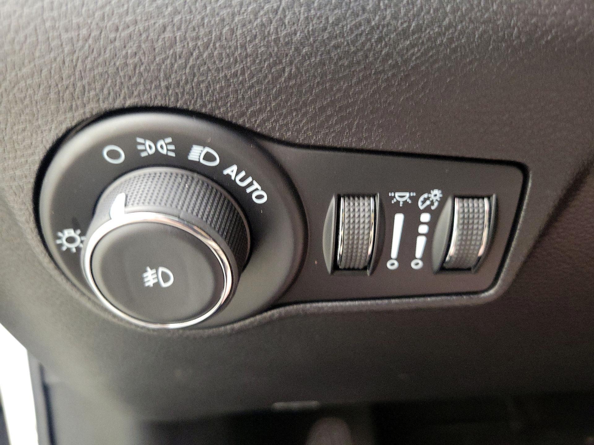 Thumbnail: 2023 Jeep Compass - 13