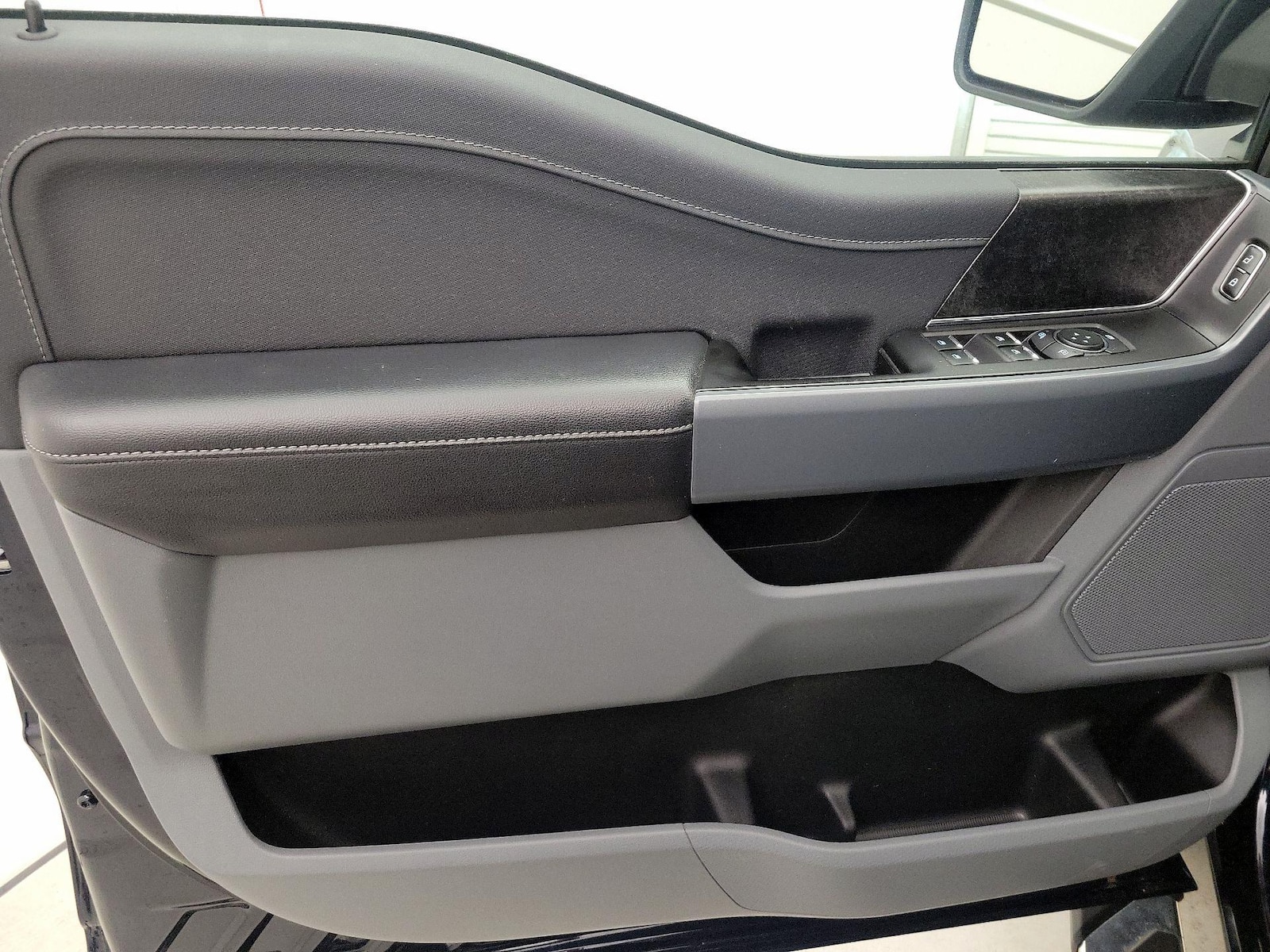 2023 Ford F-150 XLT - Photo 13