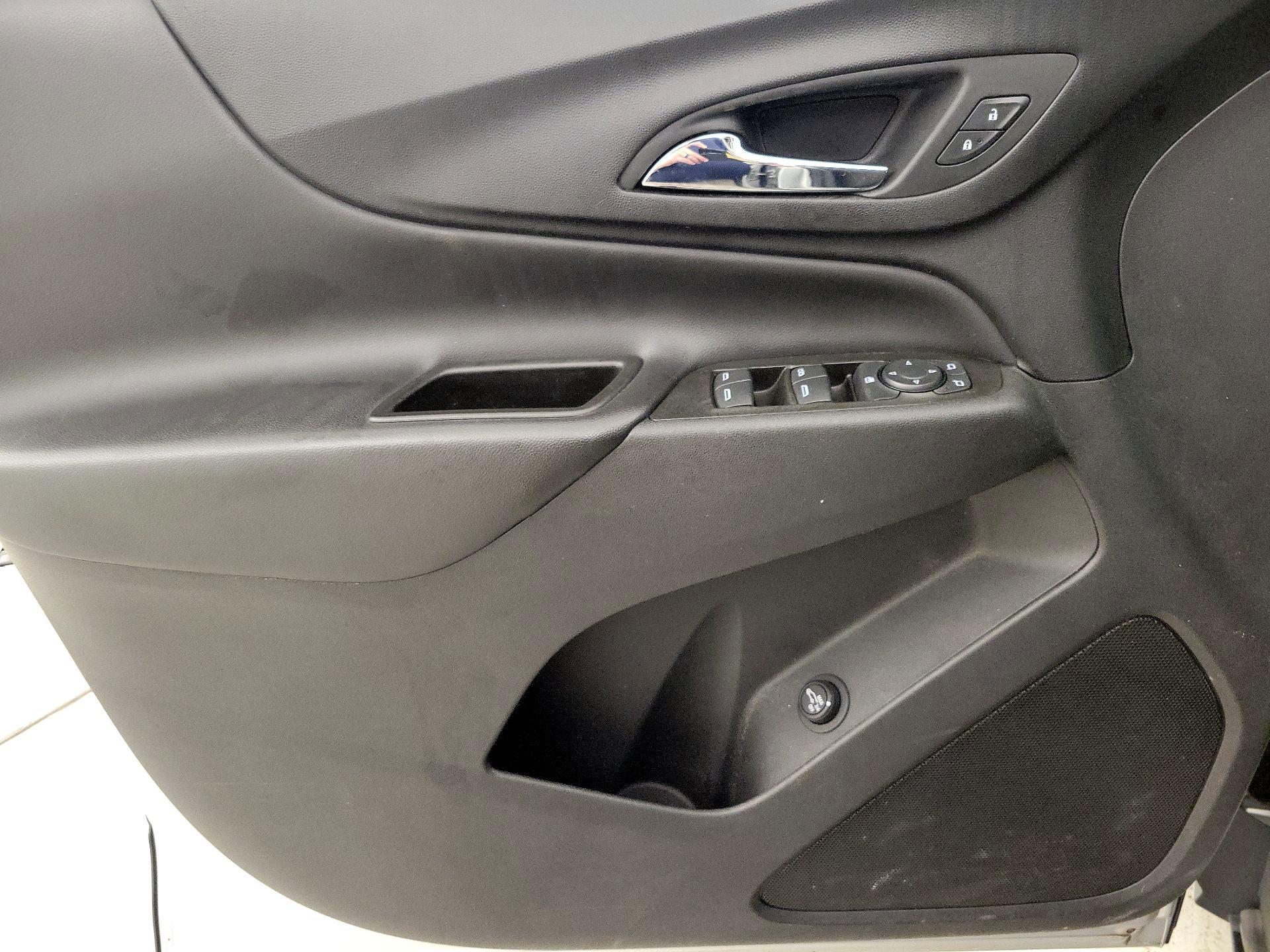 Thumbnail: 2021 Chevrolet Equinox - 12