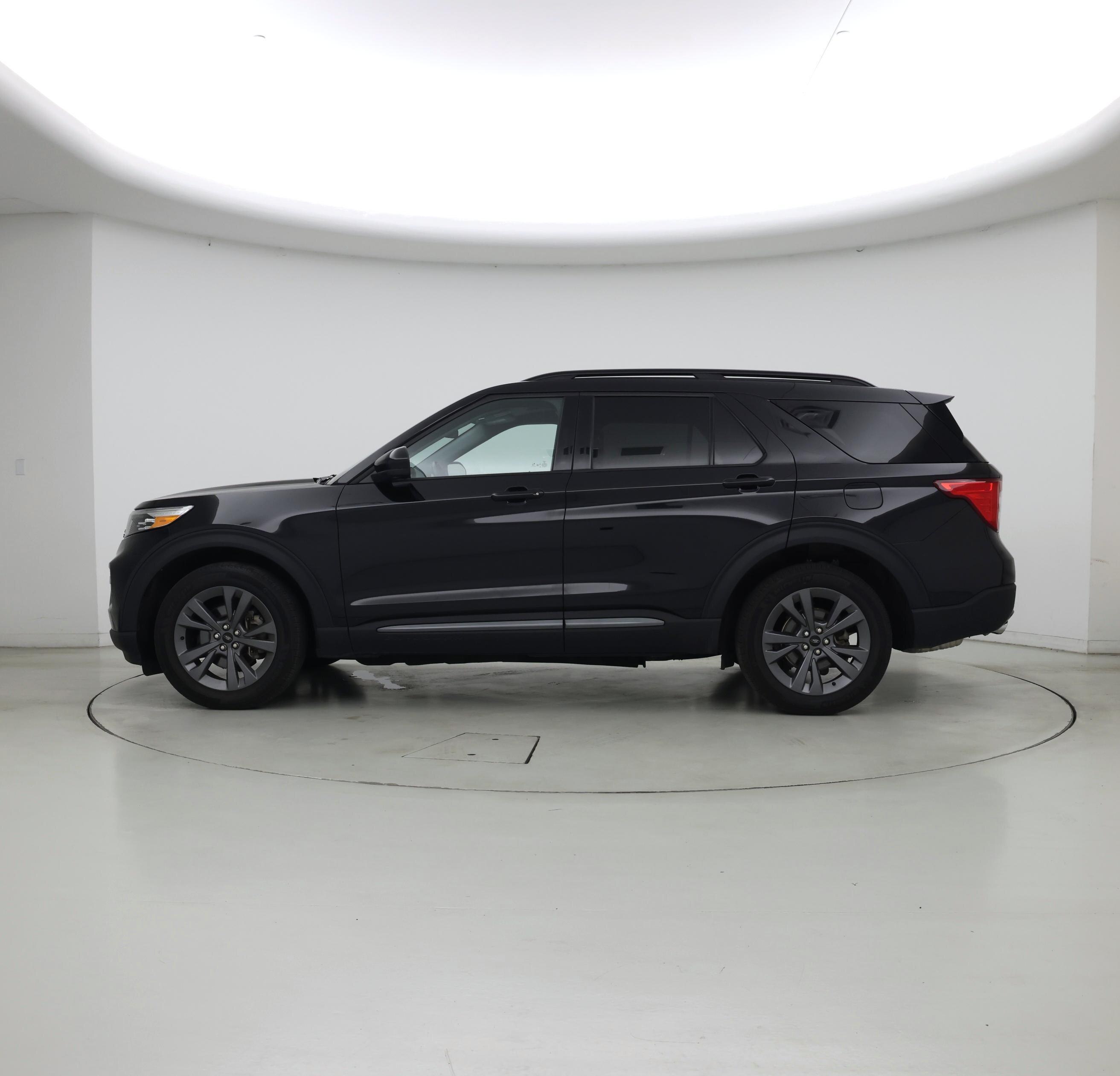Thumbnail: 2023 Ford Explorer - 3