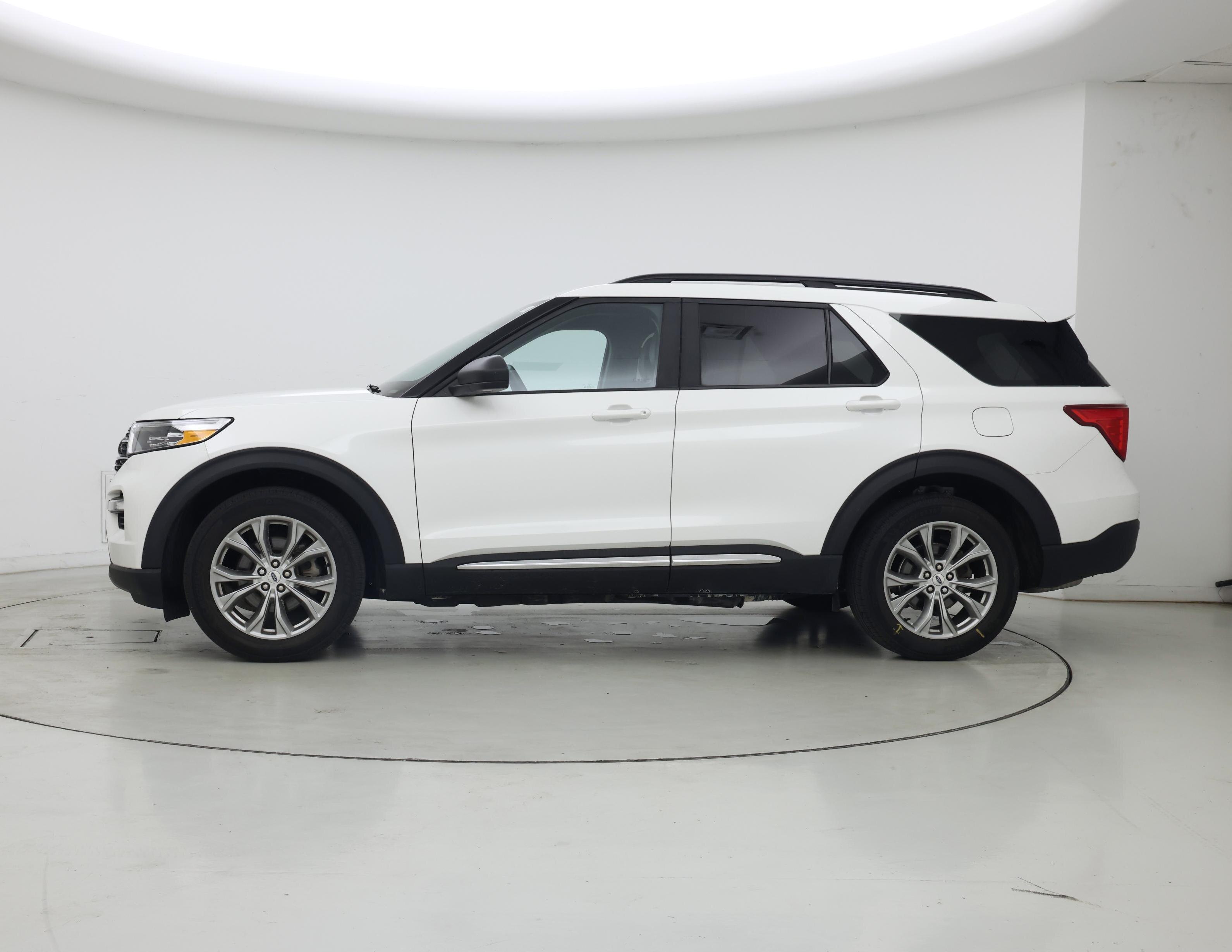 Thumbnail: 2023 Ford Explorer - 3