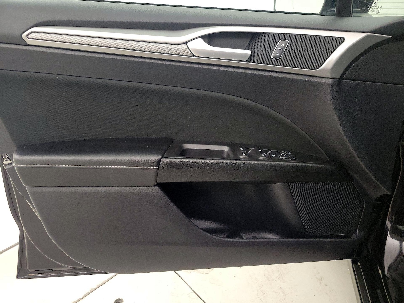2020 Ford Fusion SE - Photo 13