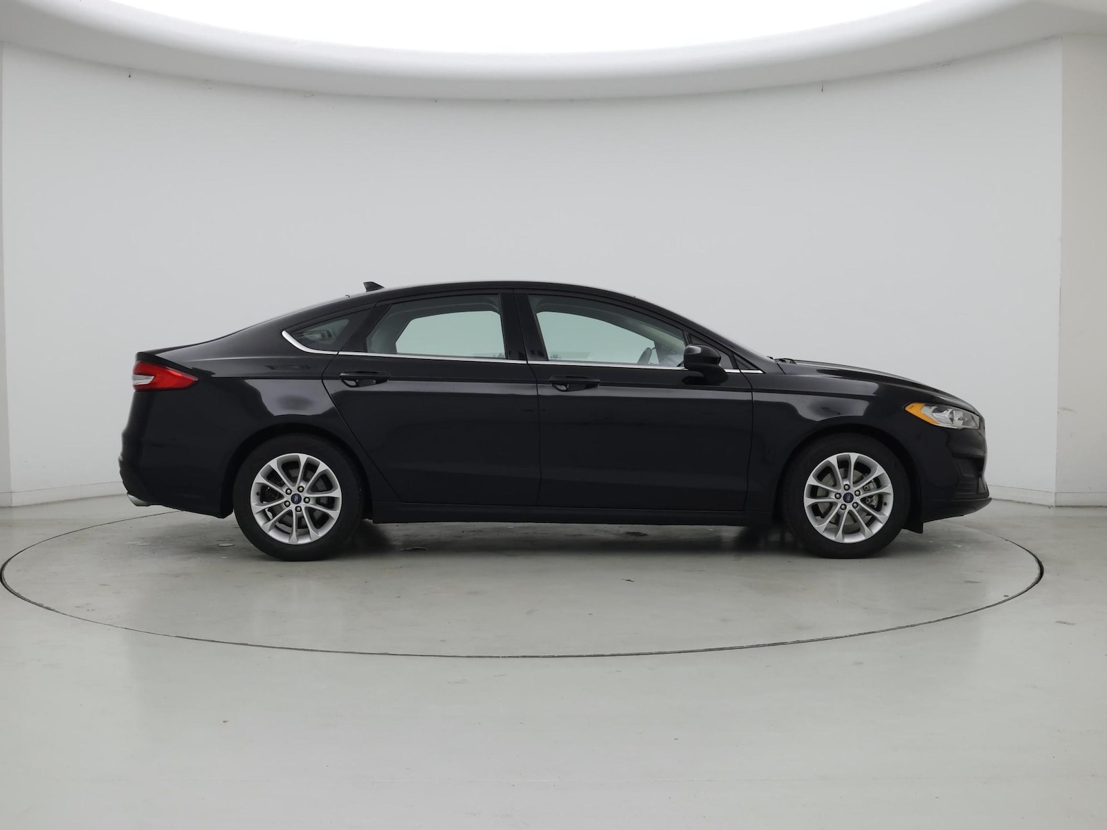 2020 Ford Fusion SE - Photo 8