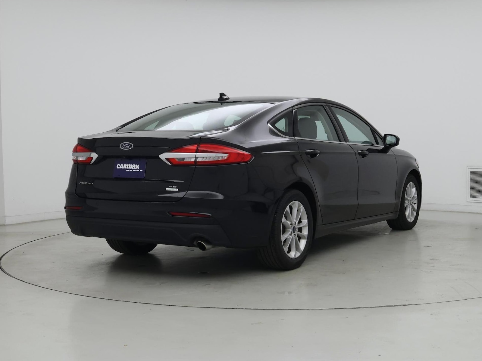 2020 Ford Fusion SE - Photo 9
